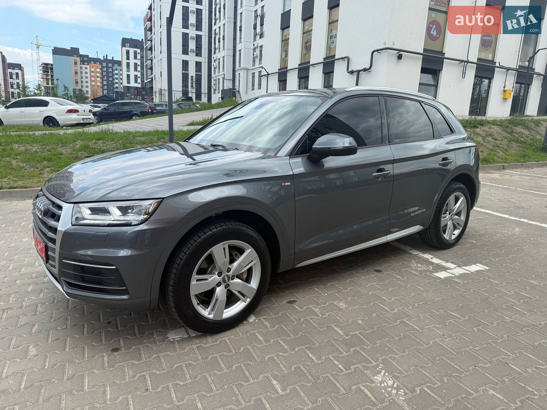 Audi Q5 2018 VIN WA1ANAFY9J2013354 фото оголошення 3 з 32