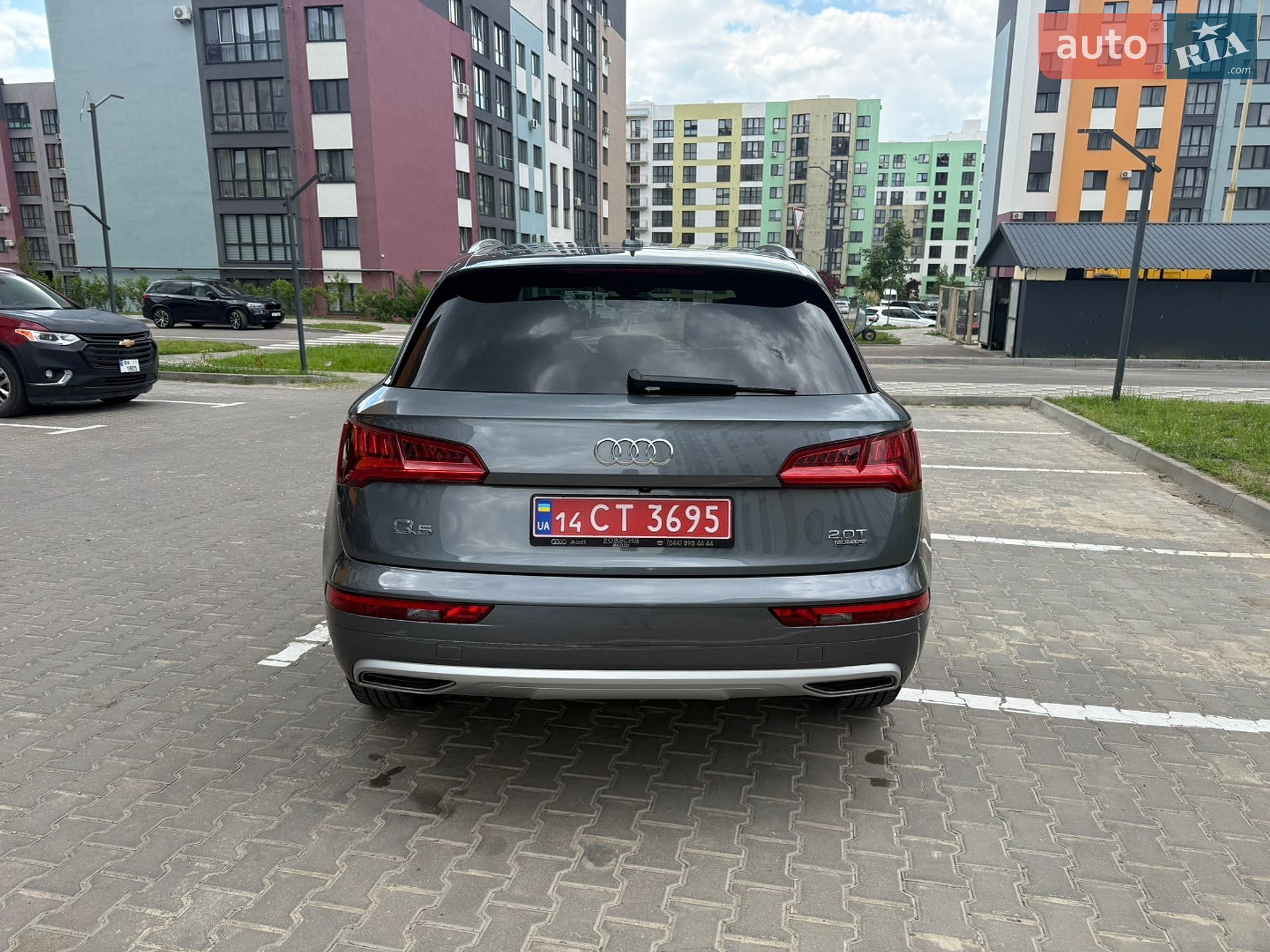 Audi Q5 2018 VIN WA1ANAFY9J2013354 фото оголошення 8 з 32