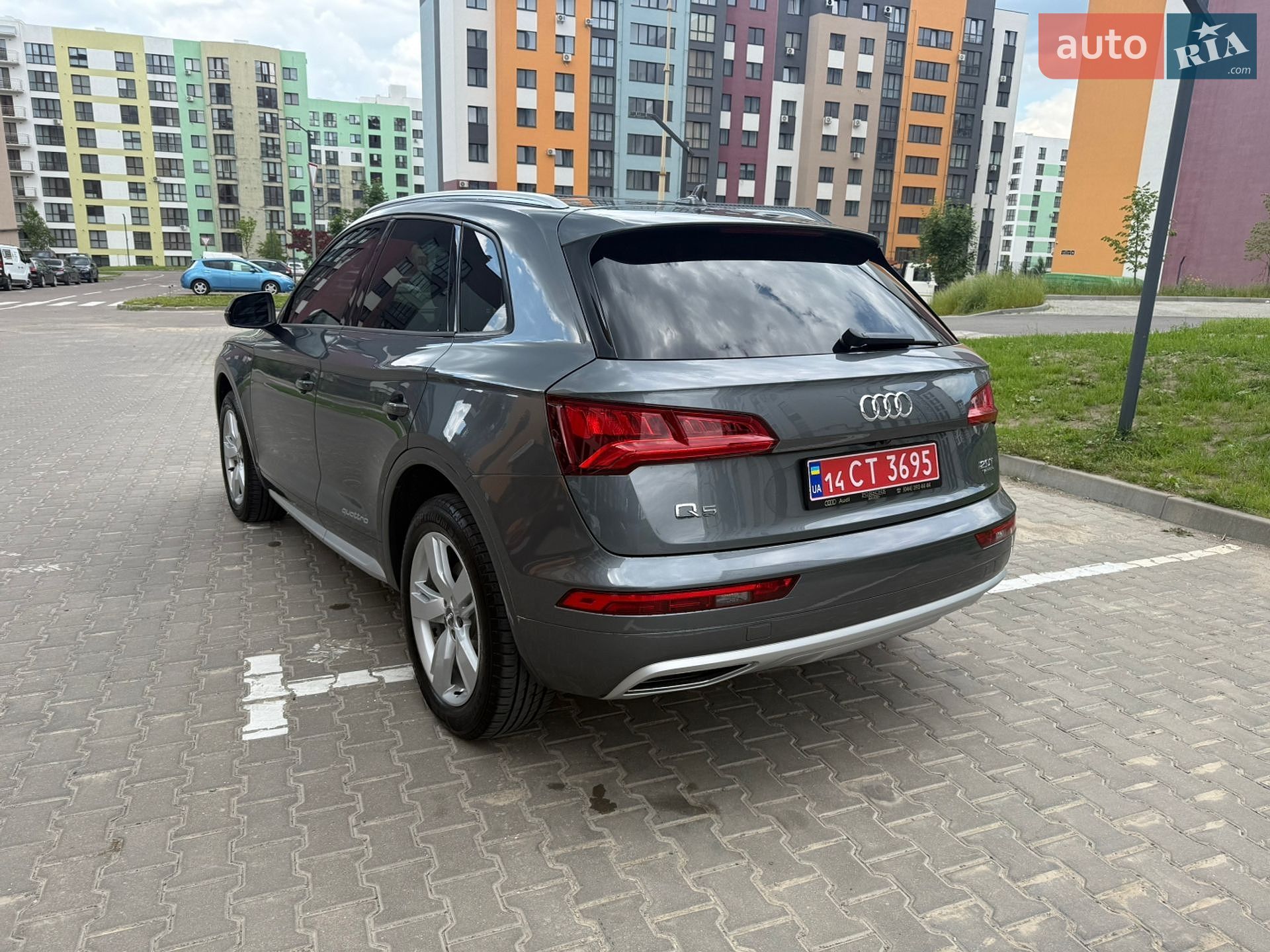Audi Q5 2018 VIN WA1ANAFY9J2013354 фото оголошення 13 з 32