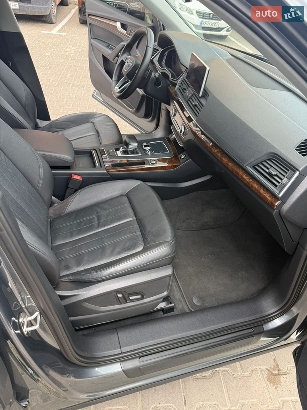 Audi Q5 2018 VIN WA1ANAFY9J2013354 фото оголошення 22 з 32