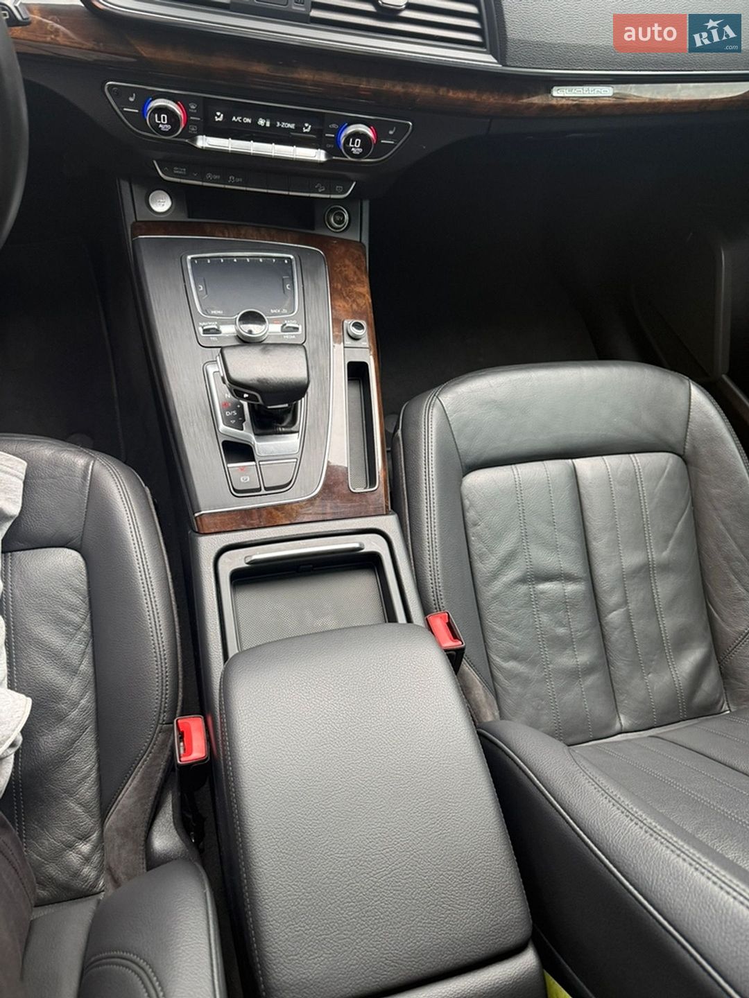 Audi Q5 2018 VIN WA1ANAFY9J2013354 фото оголошення 24 з 32