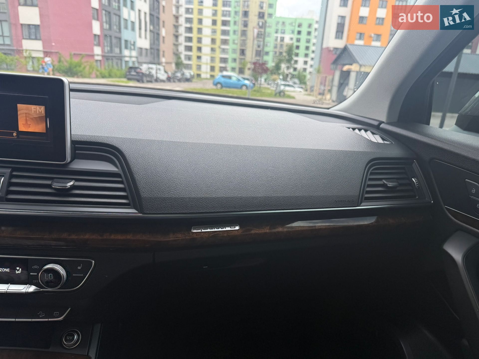 Audi Q5 2018 VIN WA1ANAFY9J2013354 фото оголошення 27 з 32