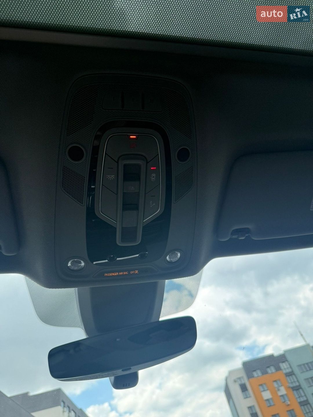 Audi Q5 2018 VIN WA1ANAFY9J2013354 фото оголошення 28 з 32