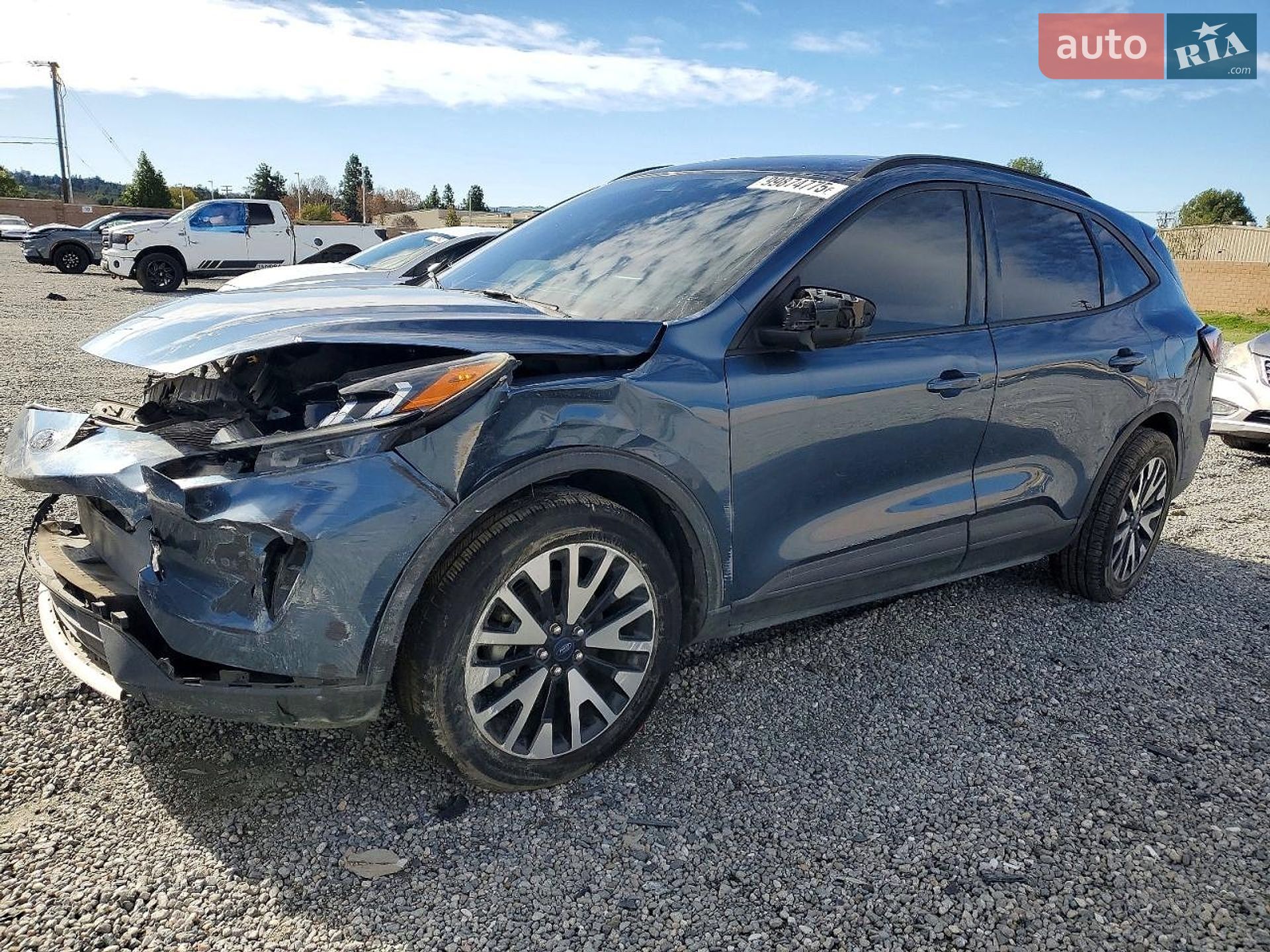 Ford Escape 2020 VIN 1FMCU0BZ2LUC00447 фото оголошення 2 з 13