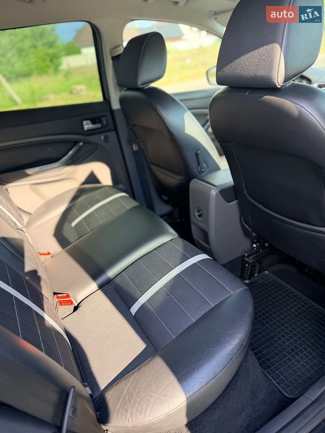 Ford Kuga 2011 VIN WF0RXXGCDRBJ24606 фото оголошення 8 з 9