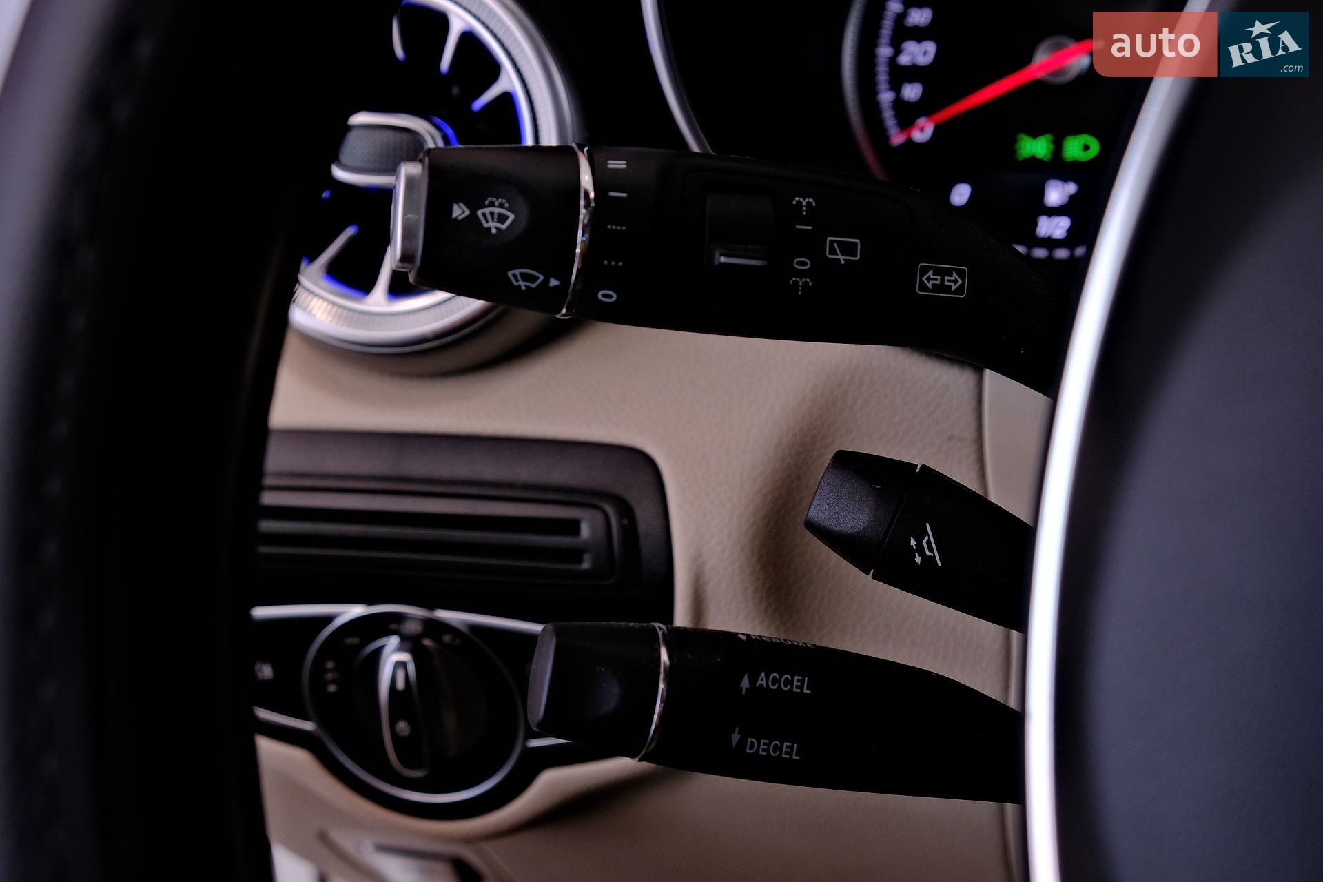 Mercedes-Benz GLC-Class 2018 VIN WDC0G4KB9JV075831 фото оголошення 19 з 39