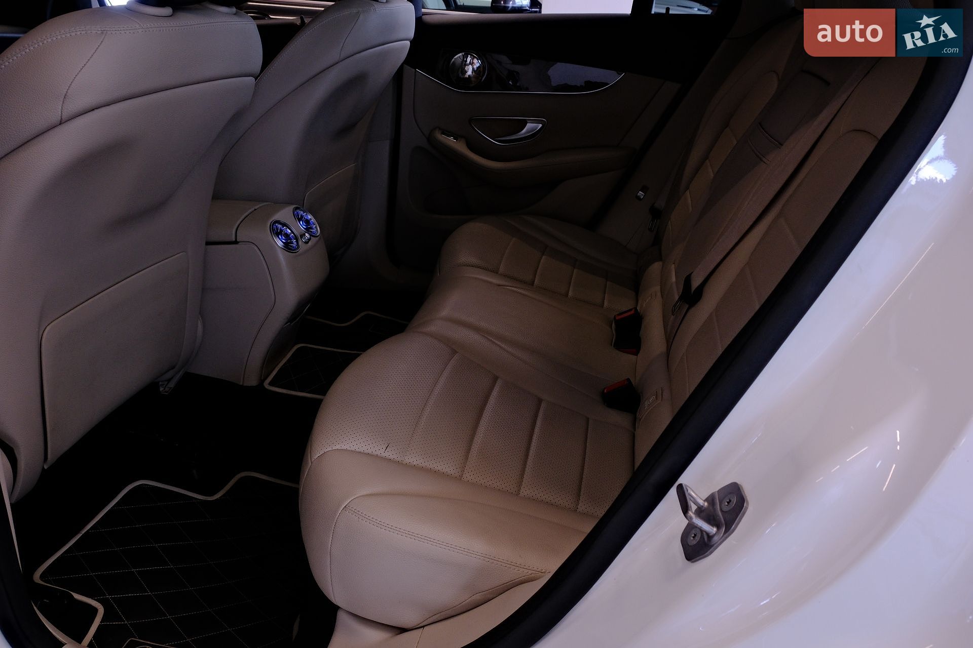 Mercedes-Benz GLC-Class 2018 VIN WDC0G4KB9JV075831 фото оголошення 27 з 39
