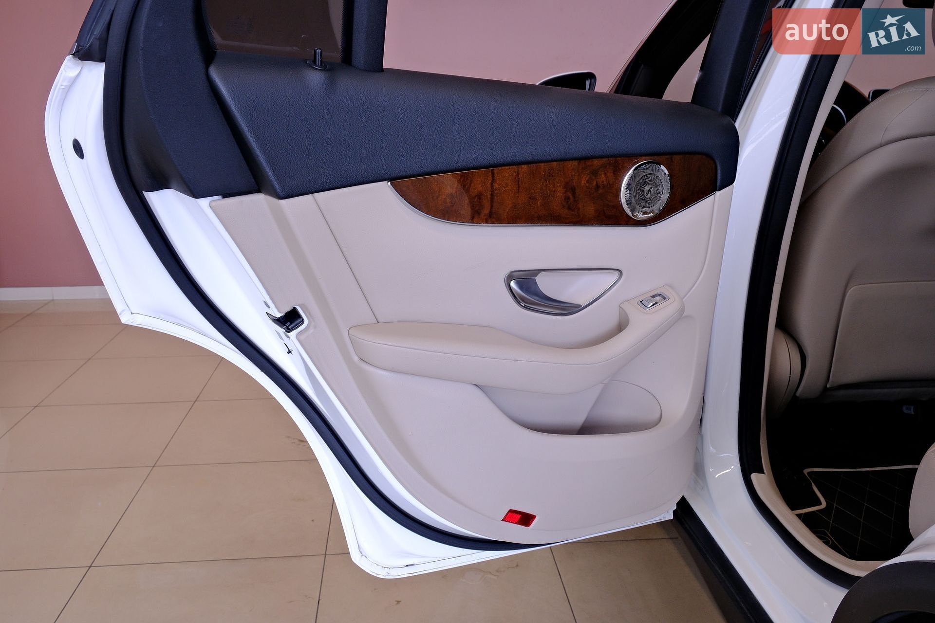 Mercedes-Benz GLC-Class 2018 VIN WDC0G4KB9JV075831 фото оголошення 30 з 39