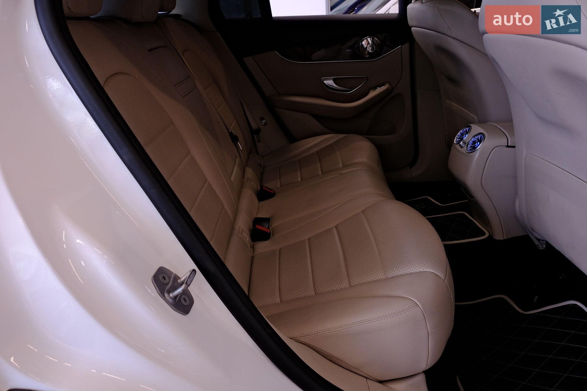 Mercedes-Benz GLC-Class 2018 VIN WDC0G4KB9JV075831 фото оголошення 31 з 39