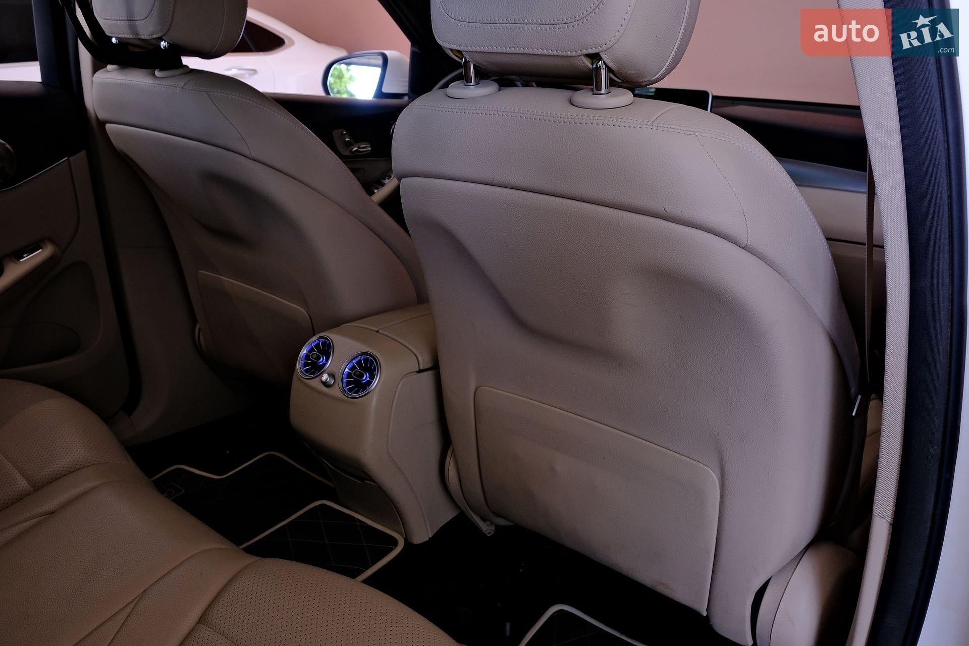 Mercedes-Benz GLC-Class 2018 VIN WDC0G4KB9JV075831 фото оголошення 32 з 39