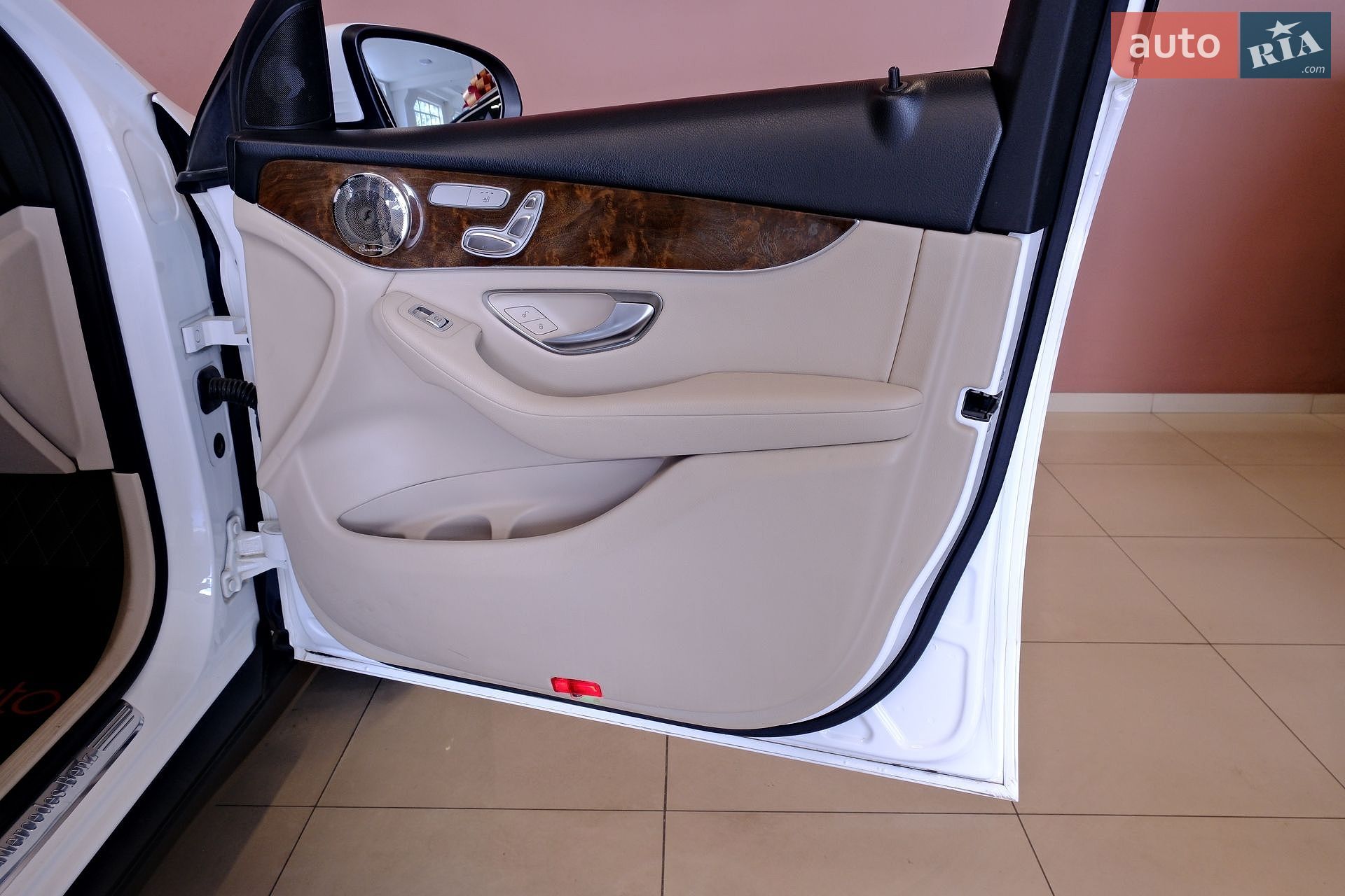 Mercedes-Benz GLC-Class 2018 VIN WDC0G4KB9JV075831 фото оголошення 38 з 39