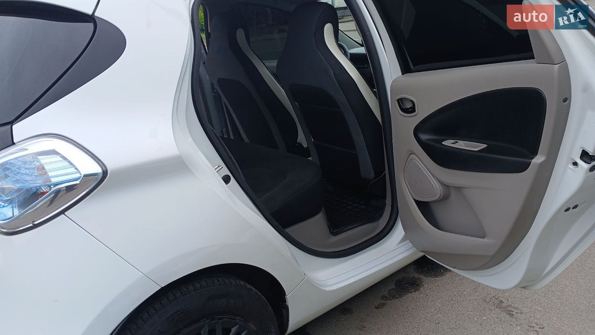 Renault Zoe 2016 VIN VF1AGVYB056015034 фото оголошення 24 з 51