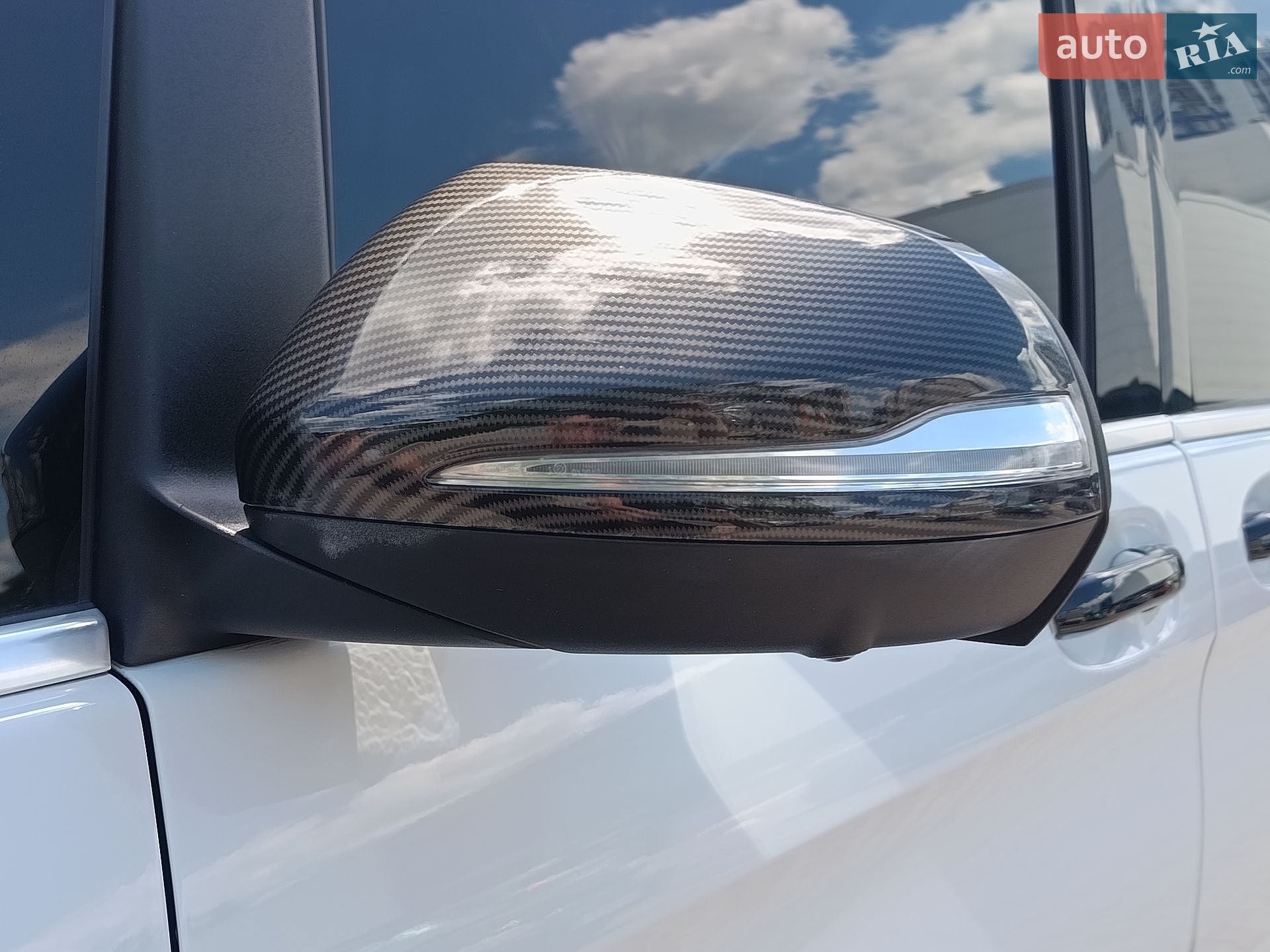 Mercedes-Benz V-Class 2015 VIN WDF44781313033493 фото оголошення 4 з 118