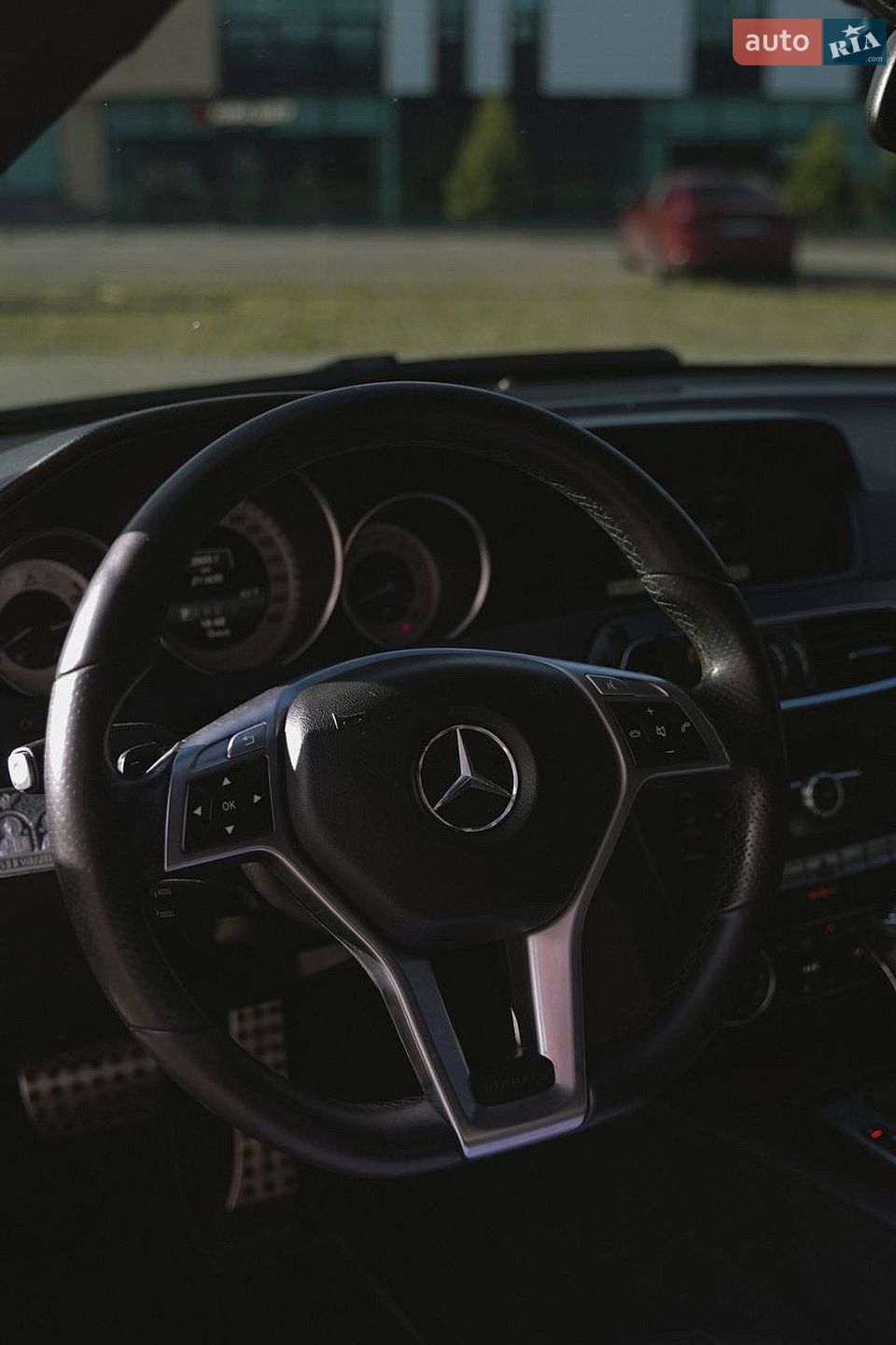 Mercedes-Benz C-Class 2013 VIN WDDGJ4HBXEG188054 фото оголошення 8 з 11