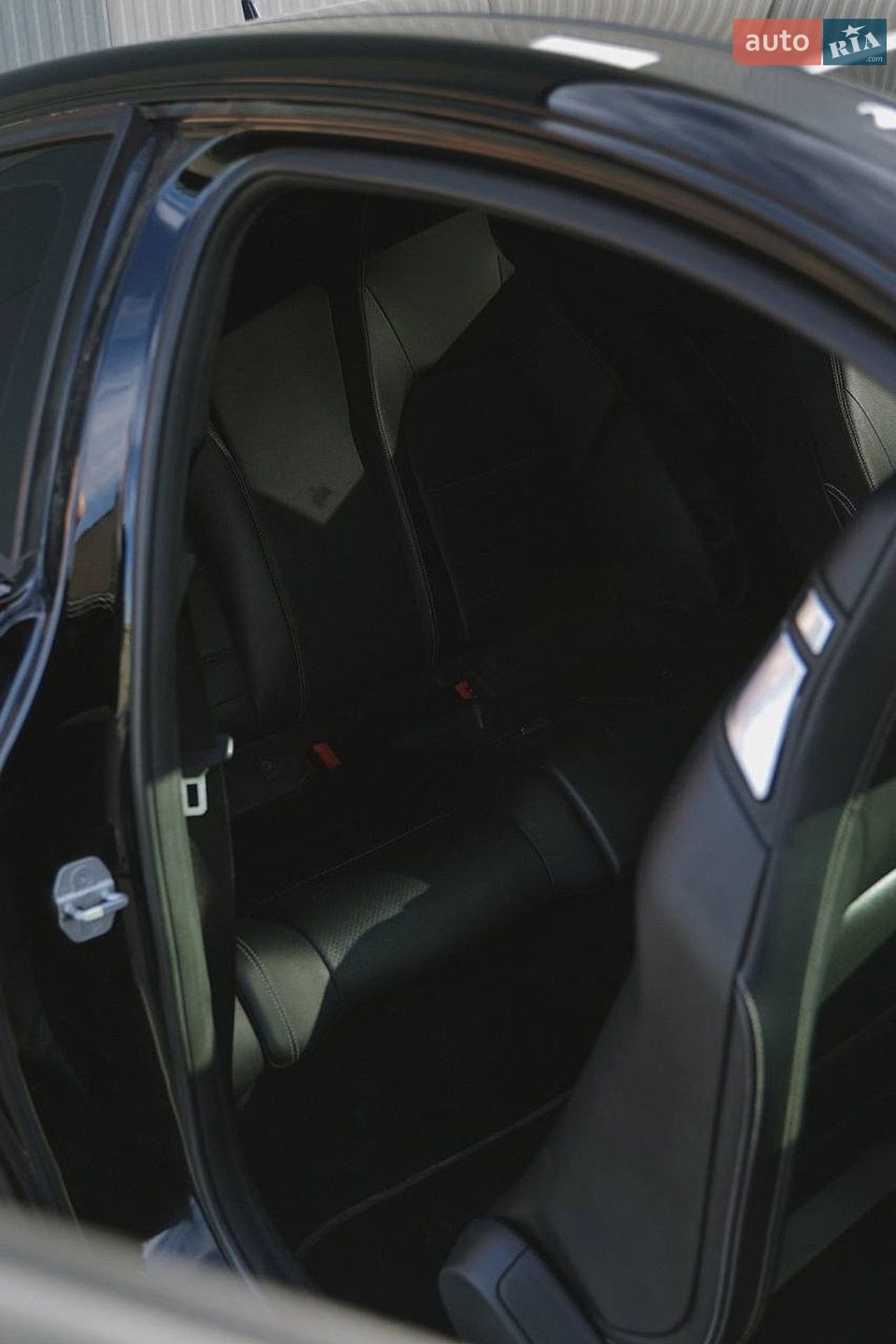 Mercedes-Benz C-Class 2013 VIN WDDGJ4HBXEG188054 фото оголошення 10 з 11