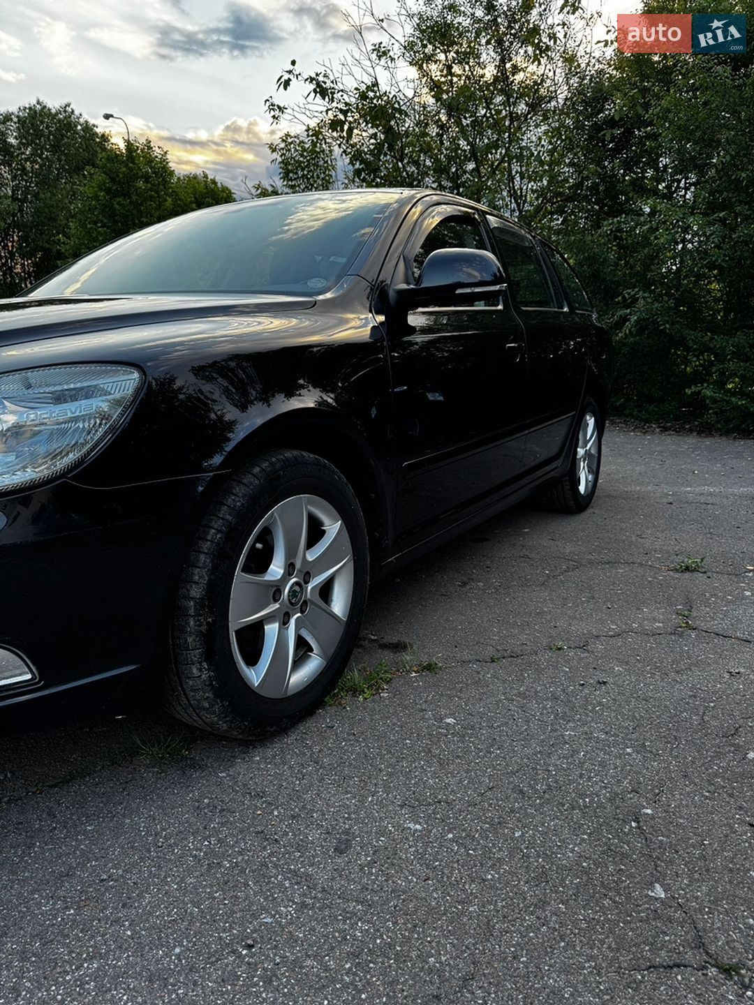 Skoda Octavia 2009 VIN TMBGK61Z5A2024809 фото оголошення 2 з 15