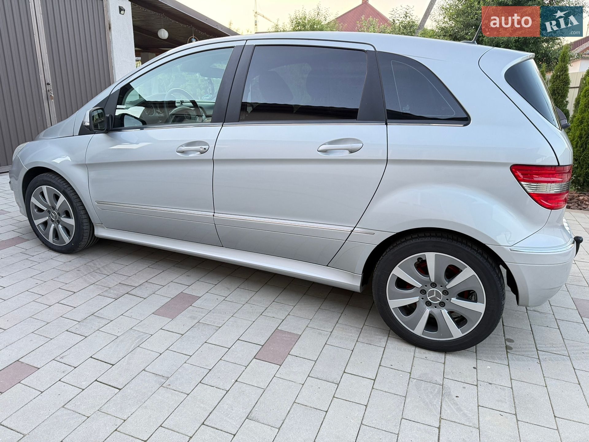 Mercedes-Benz B-Class 2010 VIN WDD2452321J522579 фото оголошення 4 з 23