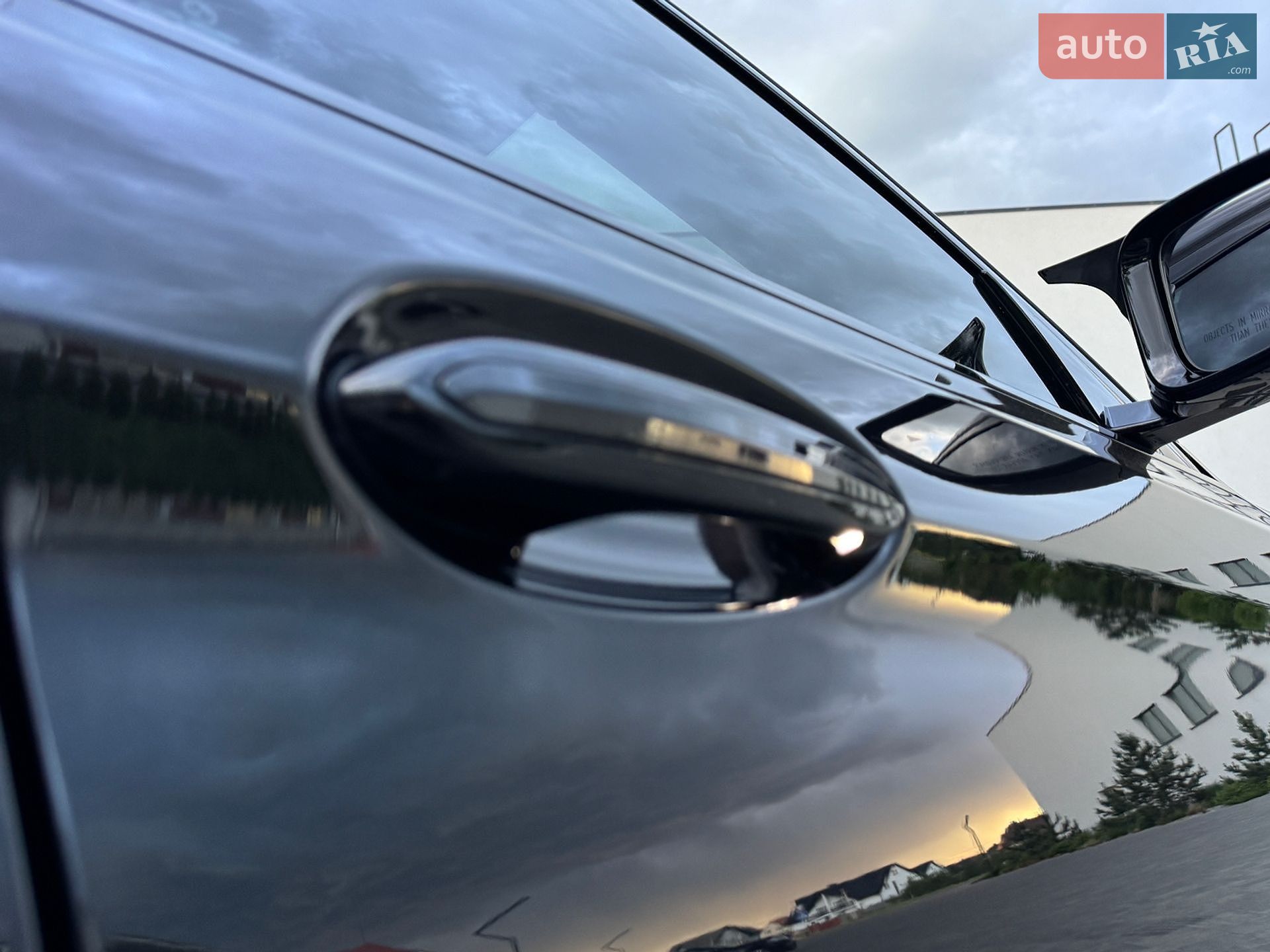 BMW 5 Series 2018 VIN WBAJB9C51JB286812 фото оголошення 21 з 40