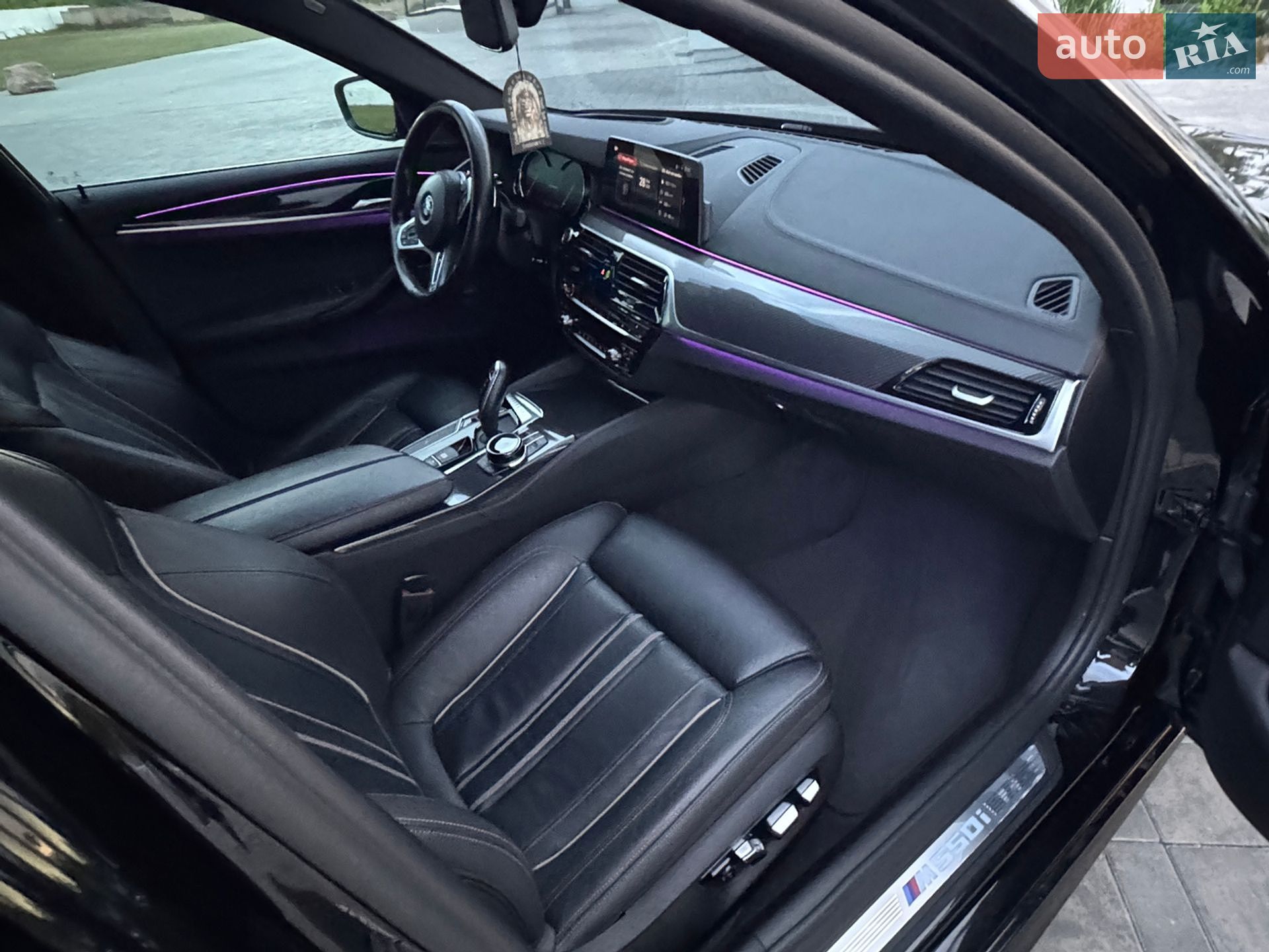BMW 5 Series 2018 VIN WBAJB9C51JB286812 фото оголошення 27 з 40