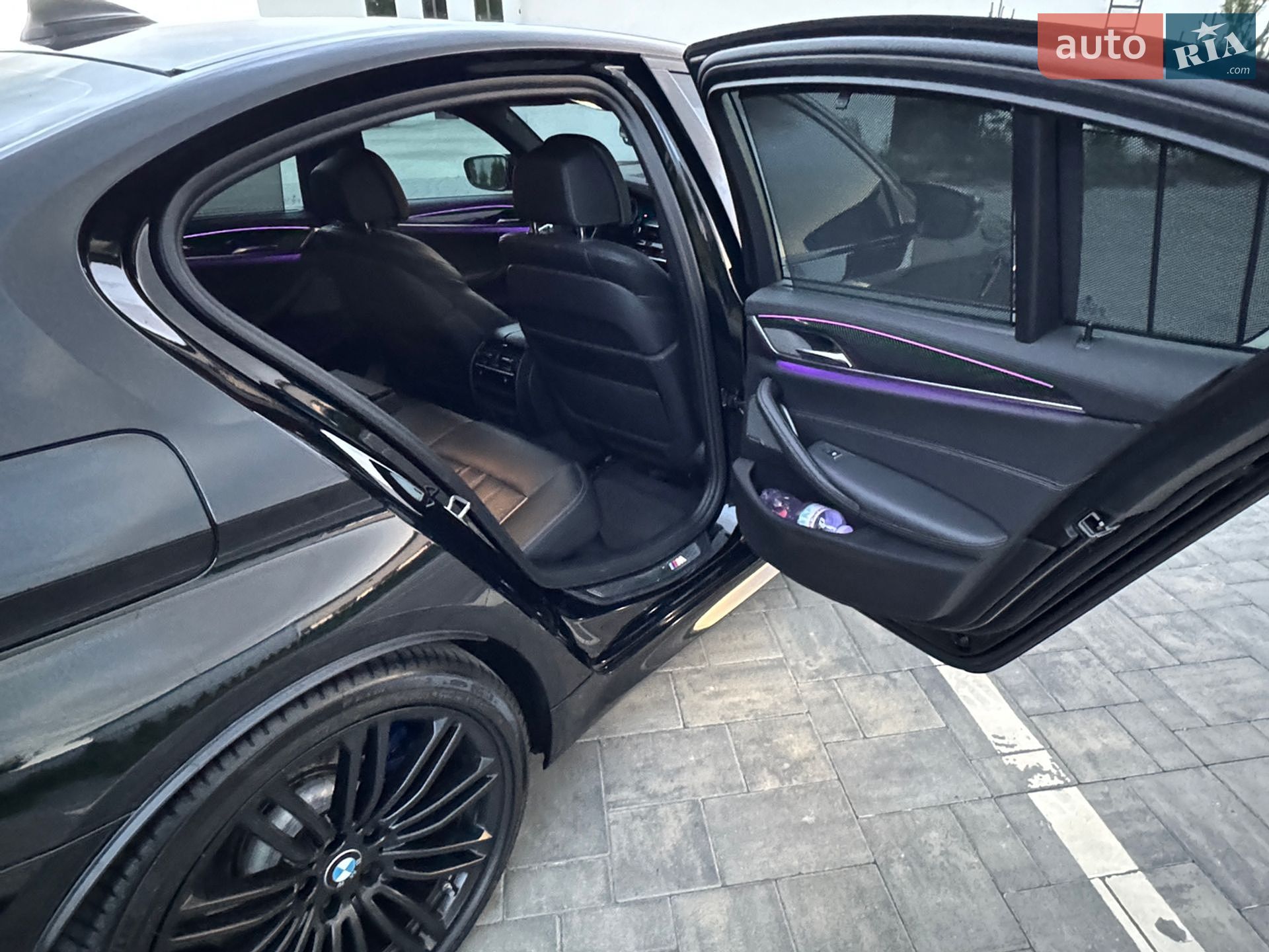 BMW 5 Series 2018 VIN WBAJB9C51JB286812 фото оголошення 30 з 40