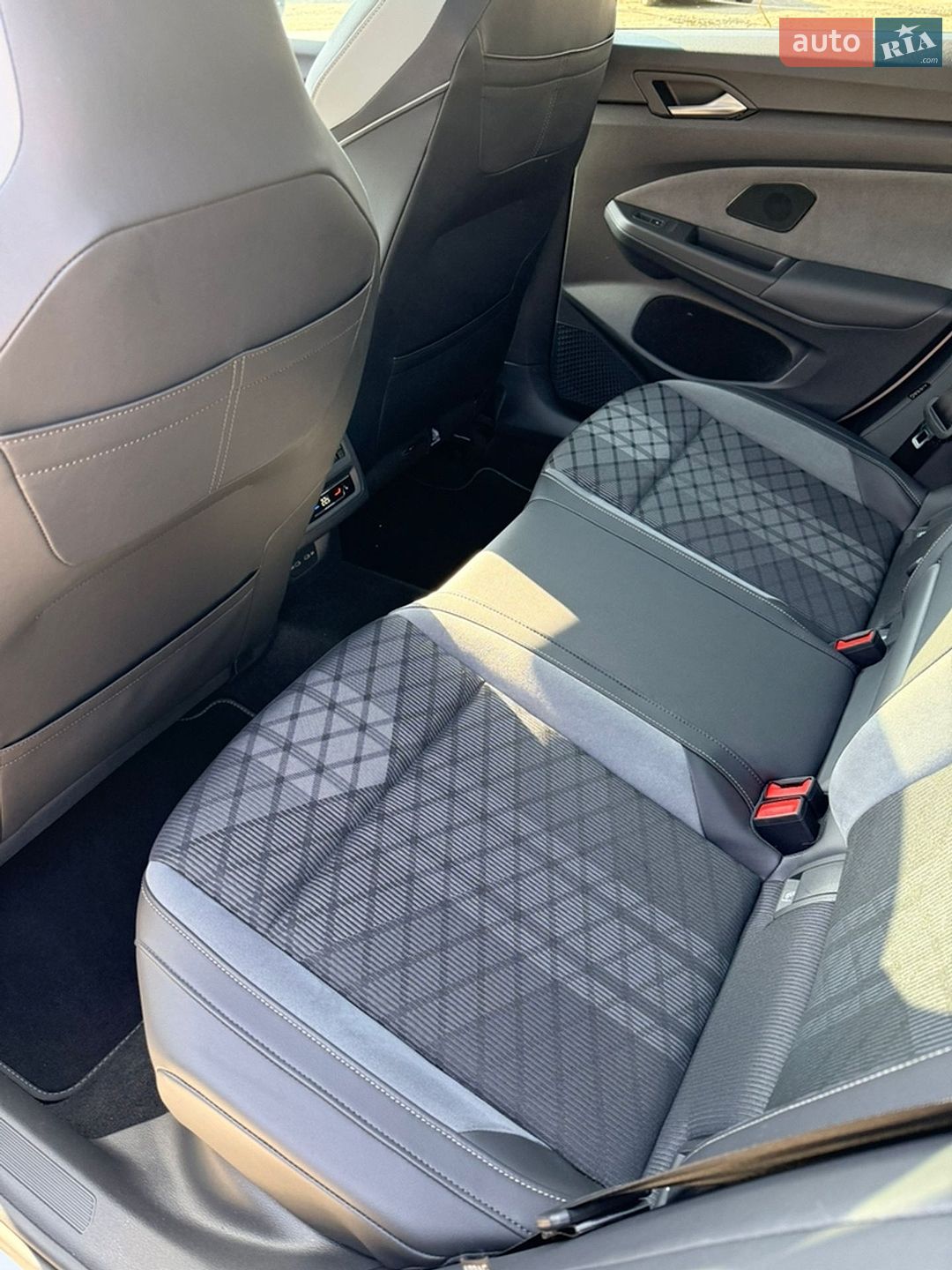 Volkswagen Golf 2021 VIN WVWZZZCDZNW501405 фото оголошення 21 з 25