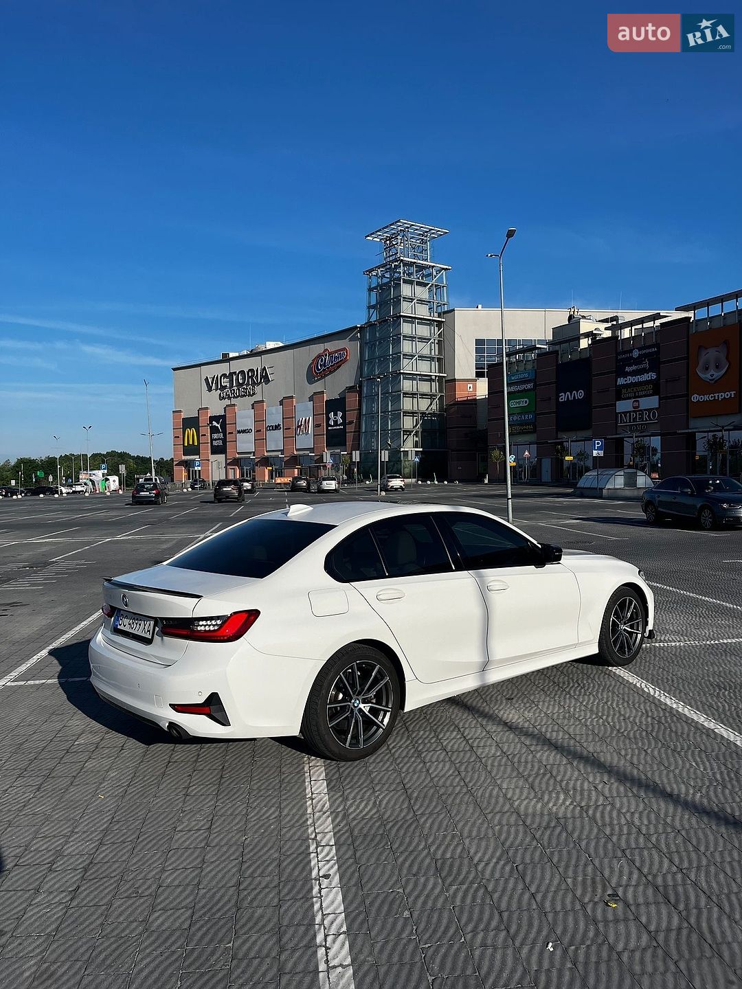 BMW 3 Series 2019 VIN WBA5R1C5XKAK10124 фото оголошення 4 з 20