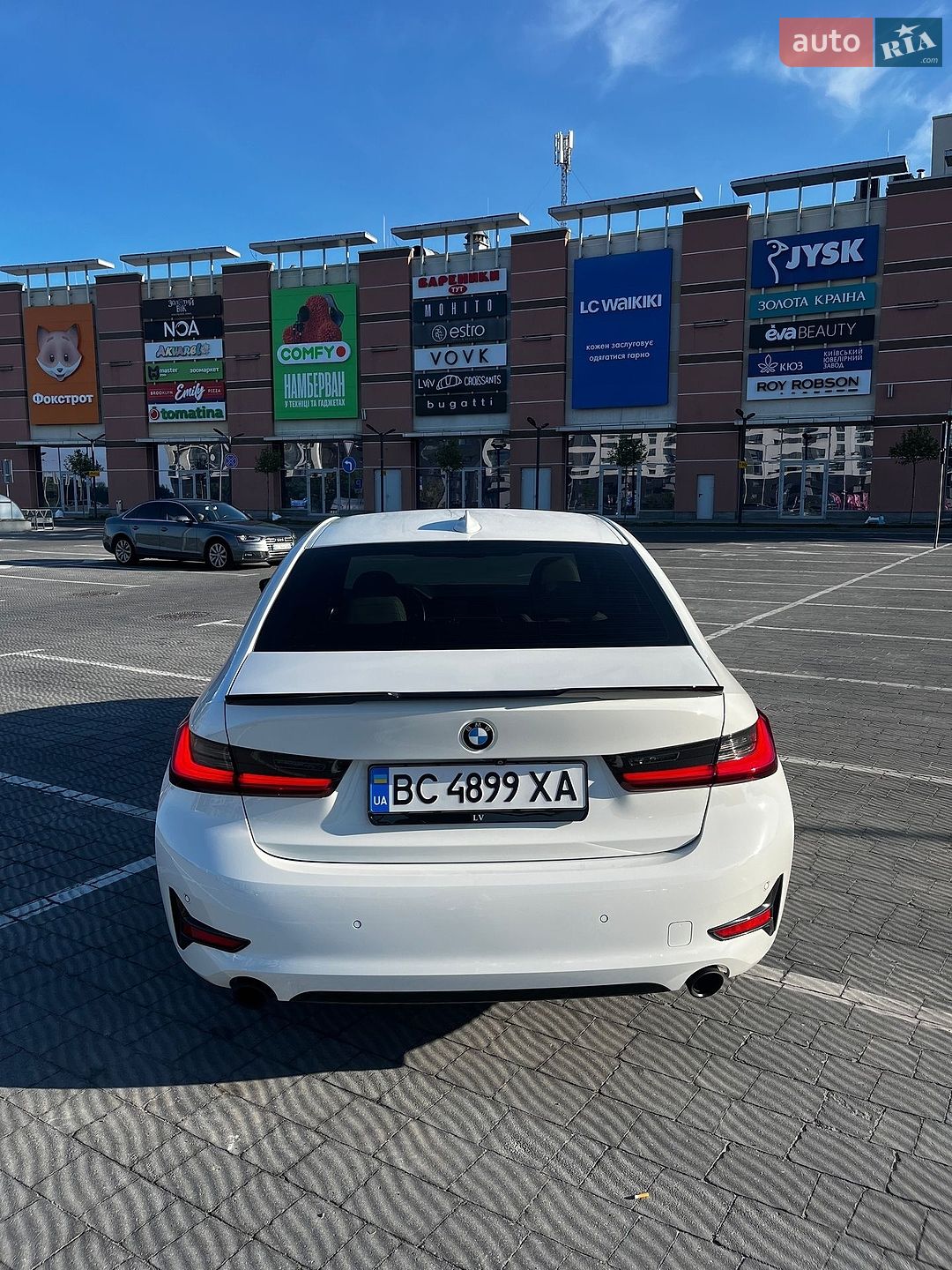 BMW 3 Series 2019 VIN WBA5R1C5XKAK10124 фото оголошення 7 з 20