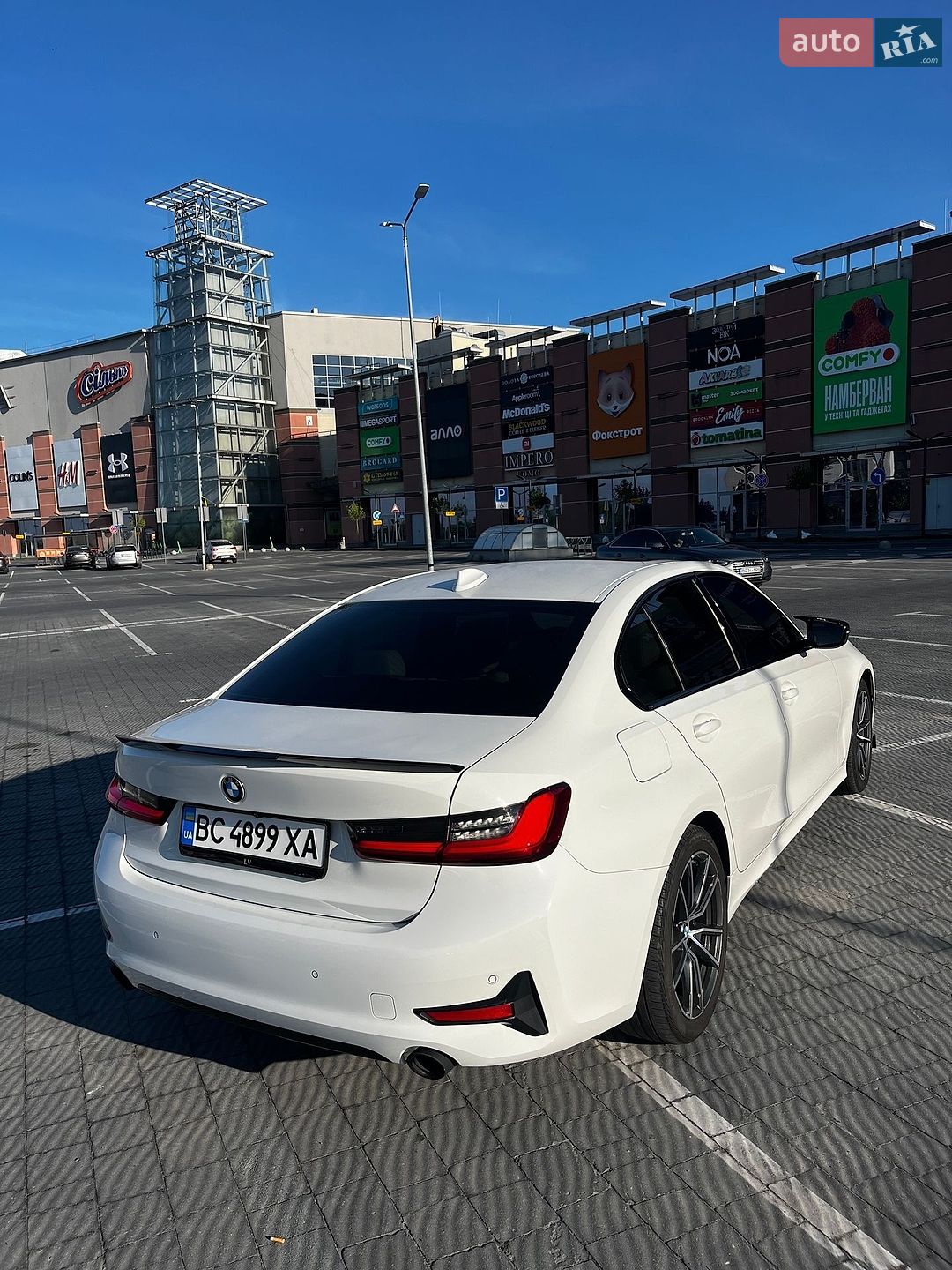 BMW 3 Series 2019 VIN WBA5R1C5XKAK10124 фото оголошення 5 з 20