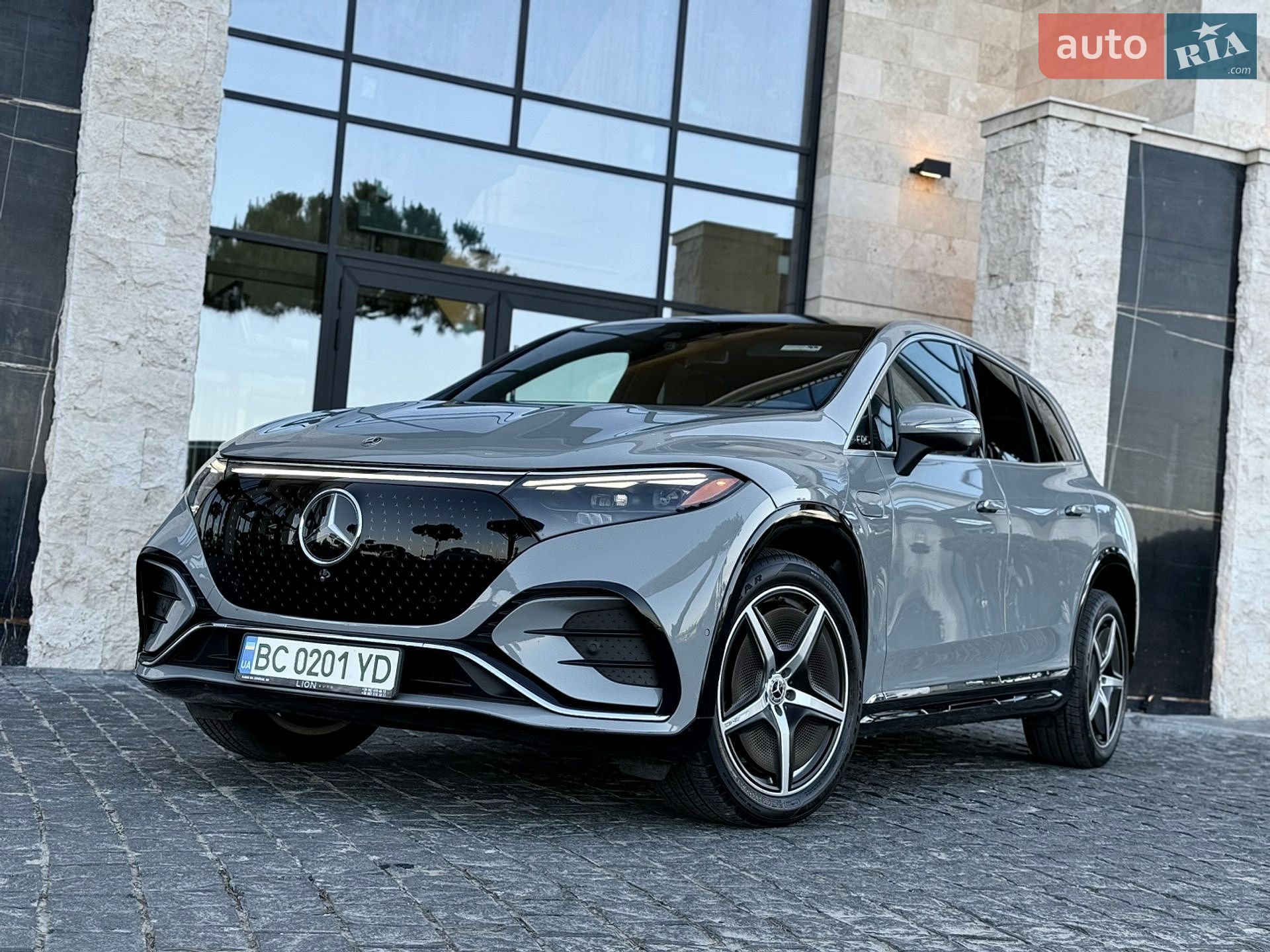 Mercedes-Benz EQS SUV 2023 VIN 4JGDM4EBXPA021025 фото оголошення 4 з 99