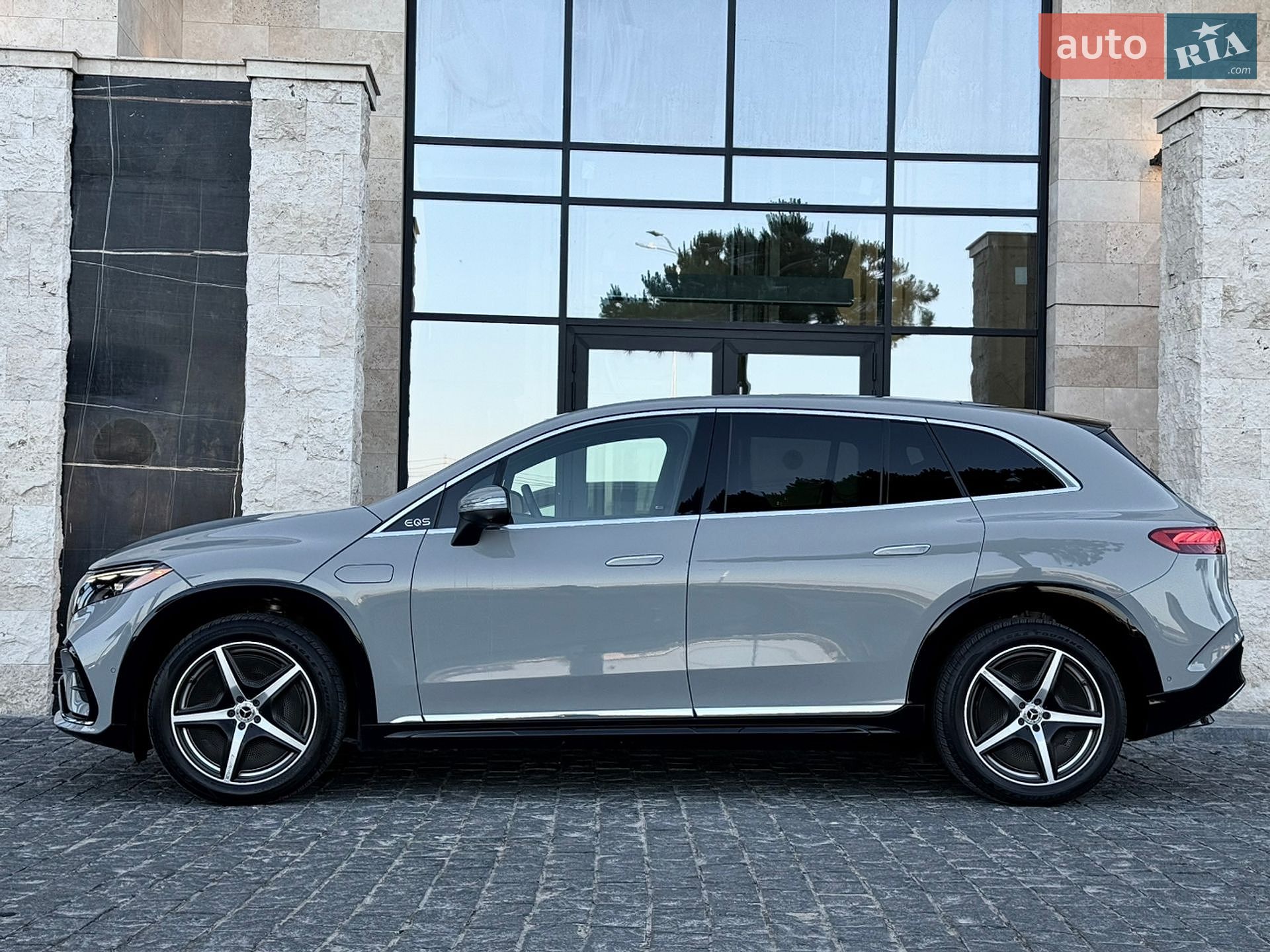 Mercedes-Benz EQS SUV 2023 VIN 4JGDM4EBXPA021025 фото оголошення 12 з 99