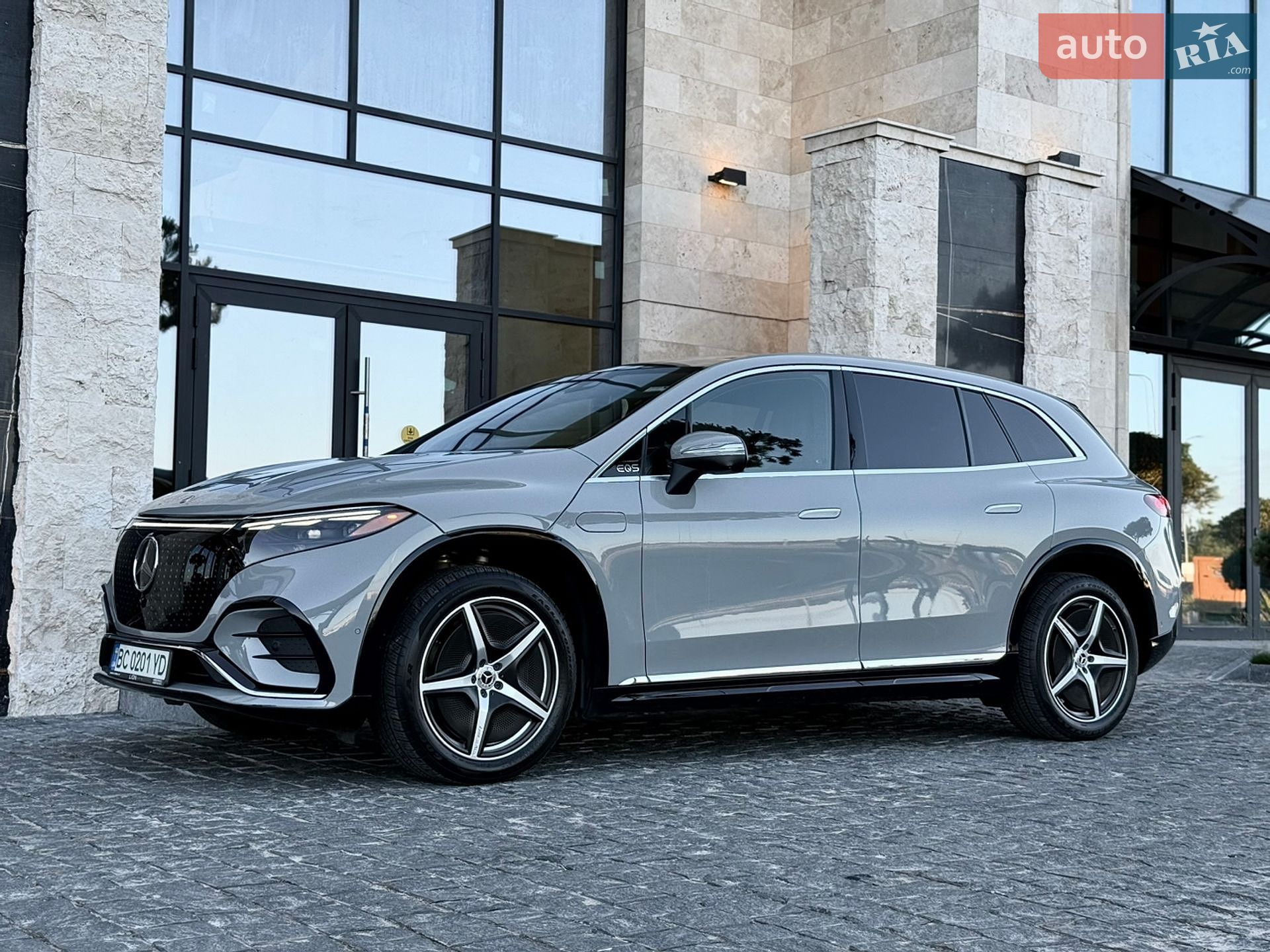 Mercedes-Benz EQS SUV 2023 VIN 4JGDM4EBXPA021025 фото оголошення 13 з 99