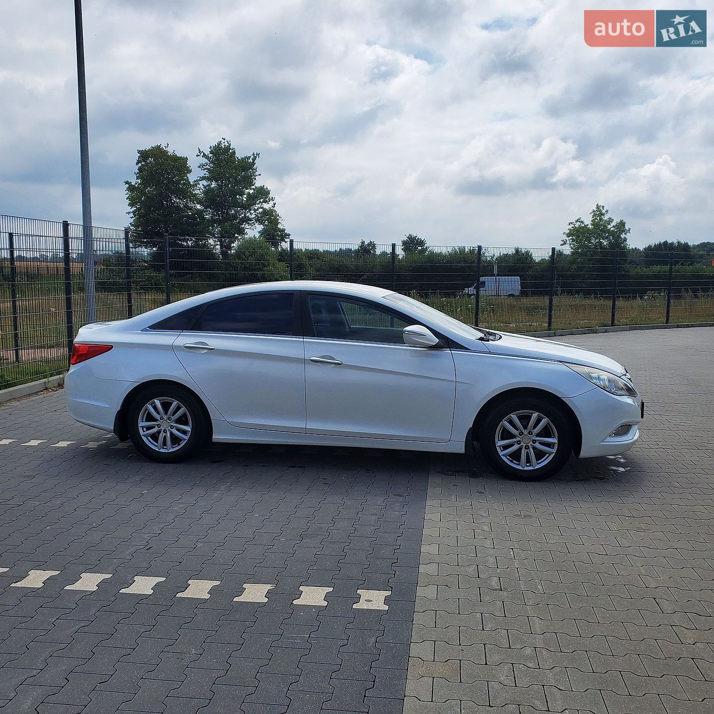 Hyundai Sonata 2011 VIN KMHEC41BBCA382093 фото оголошення 4 з 8