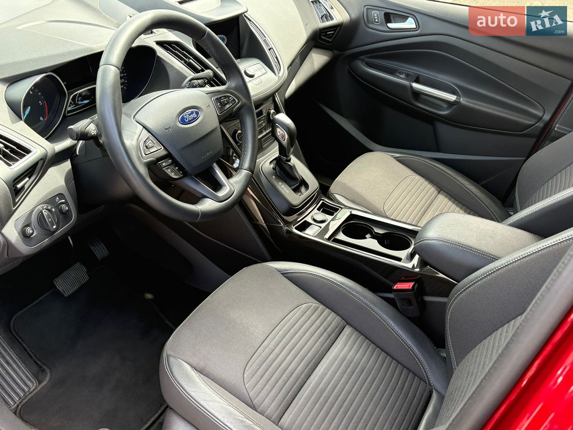 Ford Kuga 2019 VIN WF0AXXWPMAKY70454 фото оголошення 10 з 20