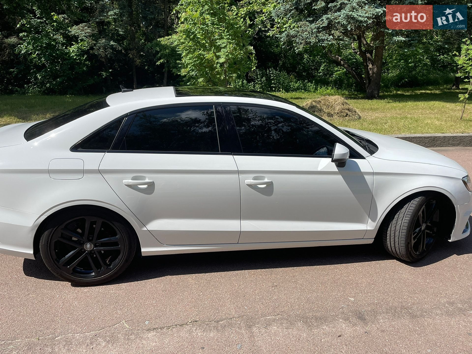 Audi A3 2019 VIN WAUAUGFF9LA001804 фото оголошення 4 з 25