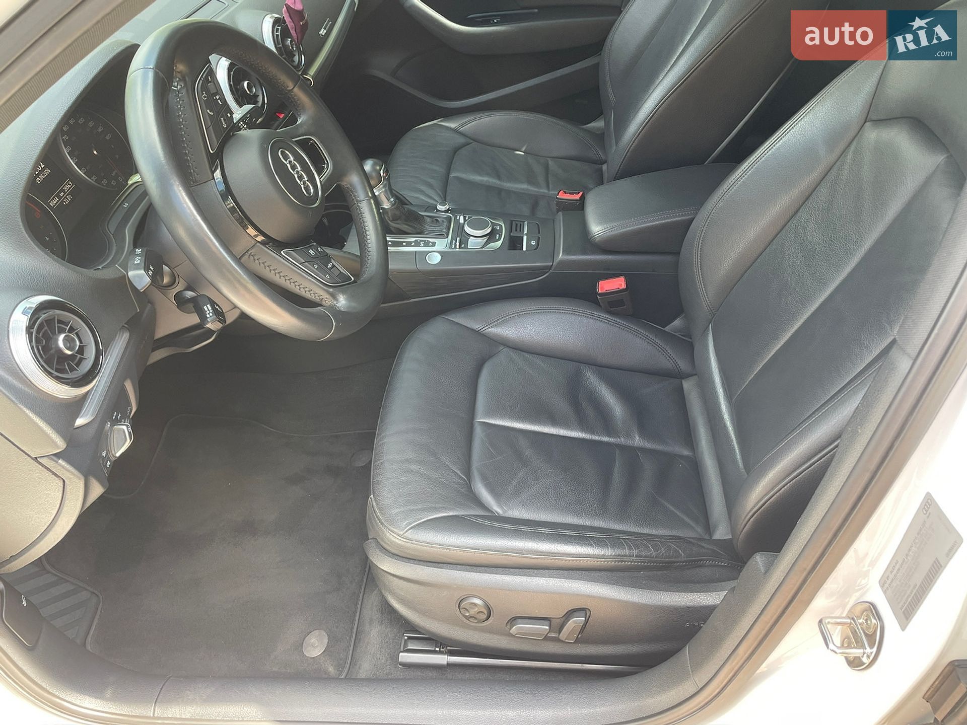 Audi A3 2019 VIN WAUAUGFF9LA001804 фото оголошення 16 з 25