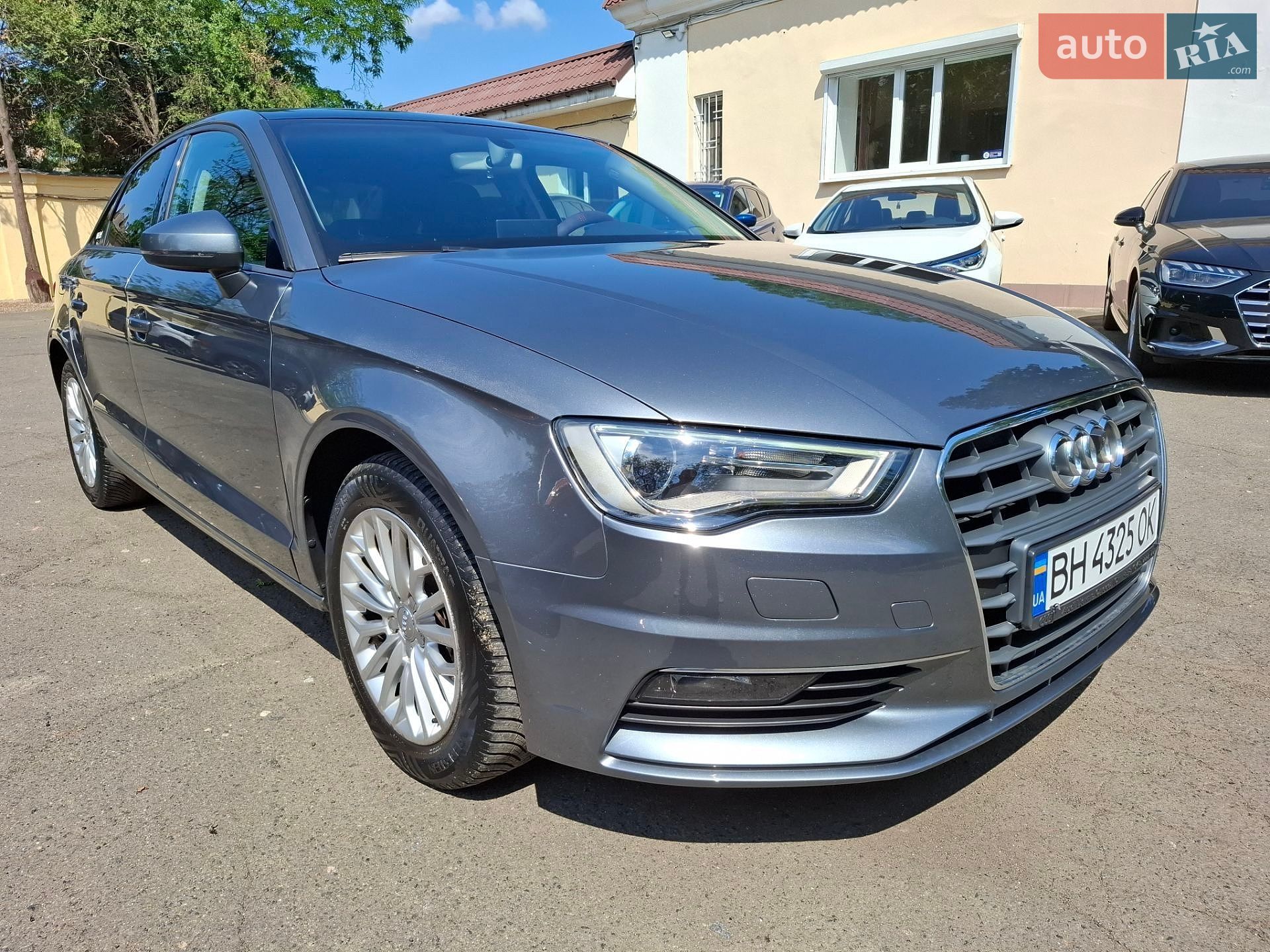 Audi A3 2016 VIN WAUZZZ8V5H1001780 фото оголошення 2 з 22
