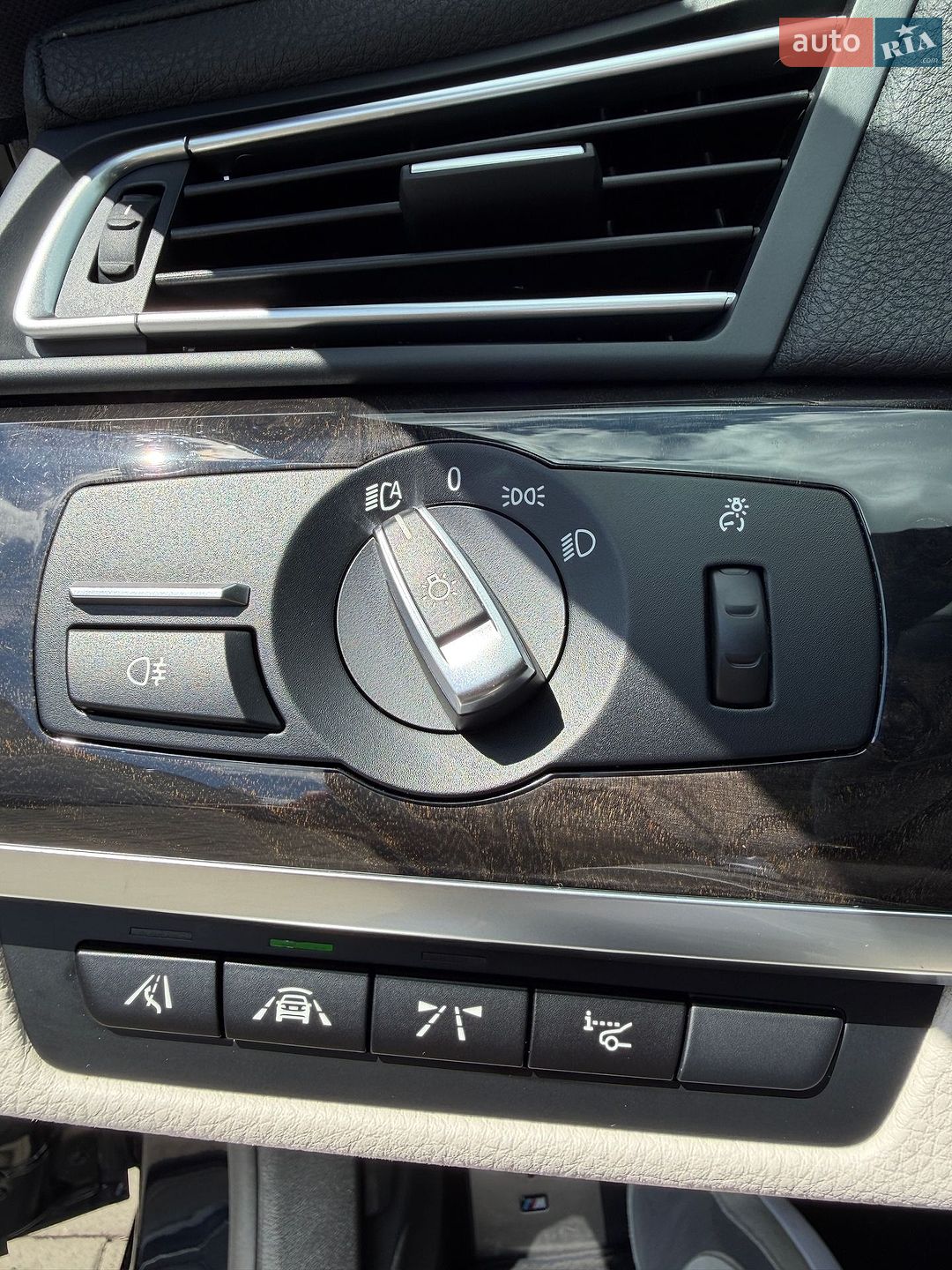 BMW 7 Series 2013 VIN WBAYC41010DZ75127 фото оголошення 17 з 44