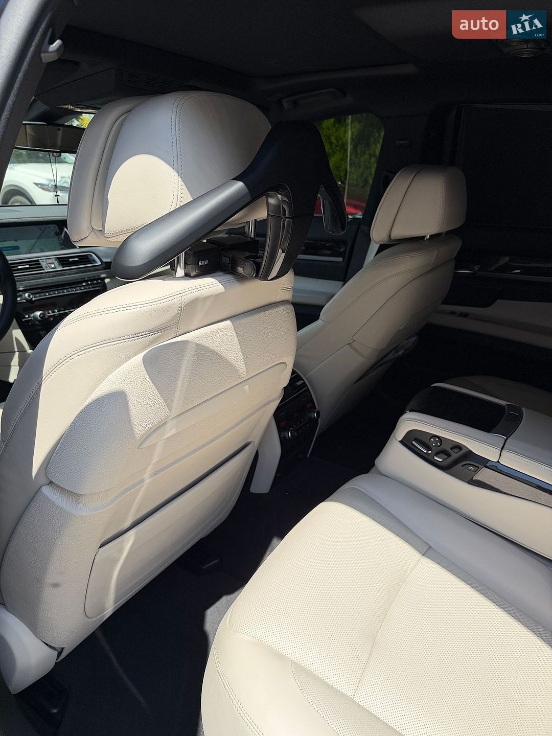 BMW 7 Series 2013 VIN WBAYC41010DZ75127 фото оголошення 22 з 44