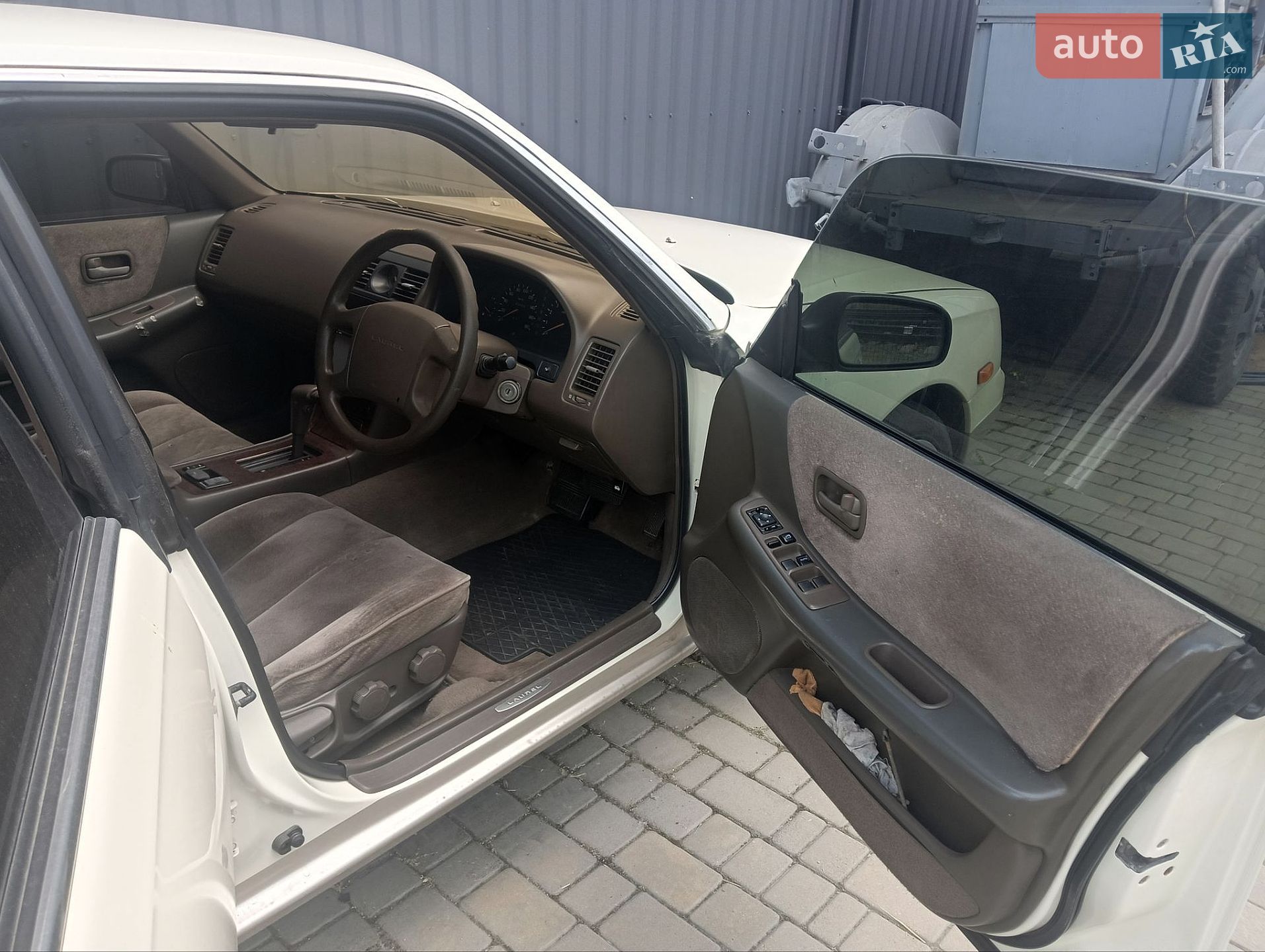 Nissan Laurel 1993 VIN JN1HC3000P4039684 фото оголошення 7 з 9