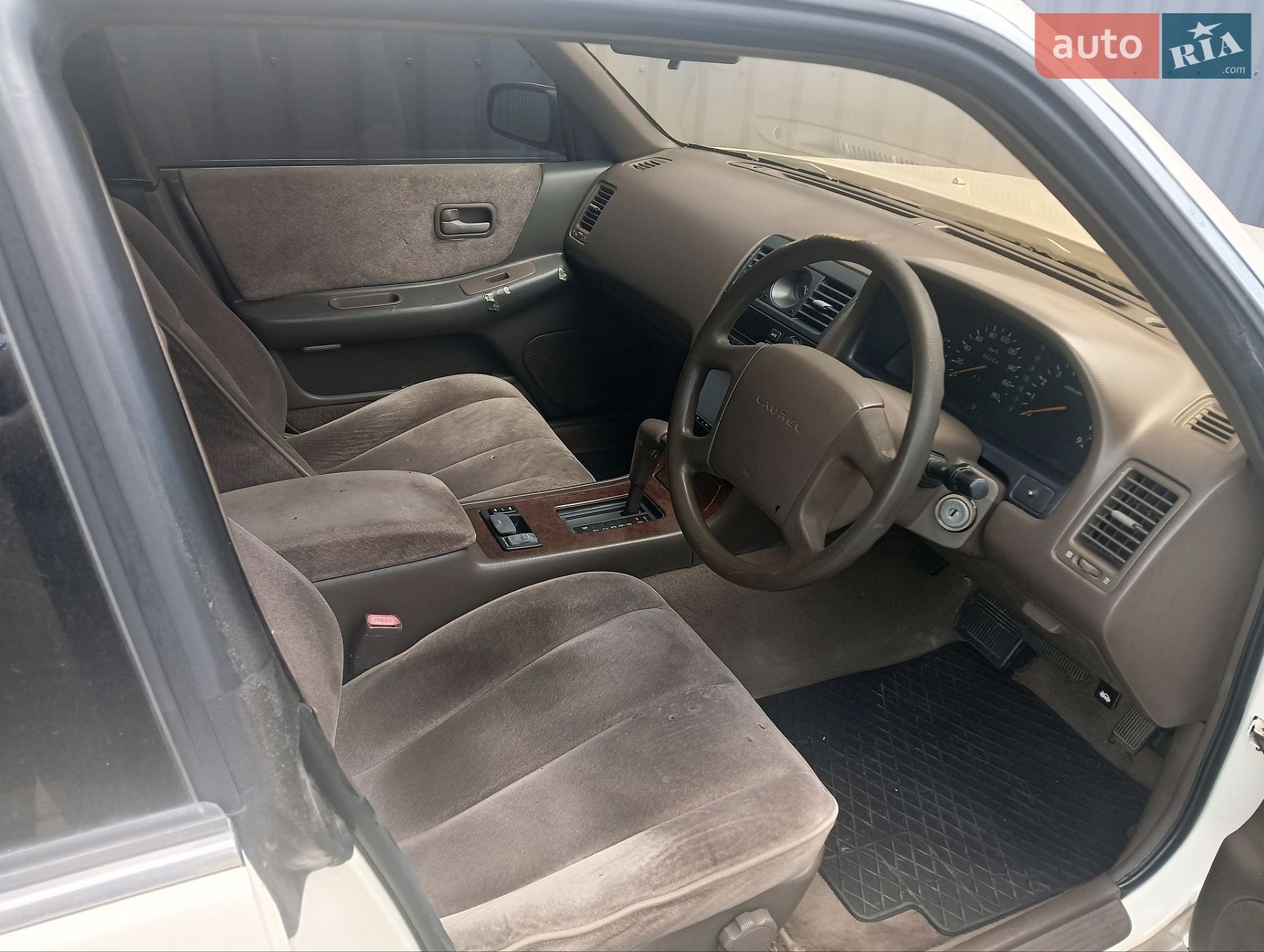 Nissan Laurel 1993 VIN JN1HC3000P4039684 фото оголошення 8 з 9