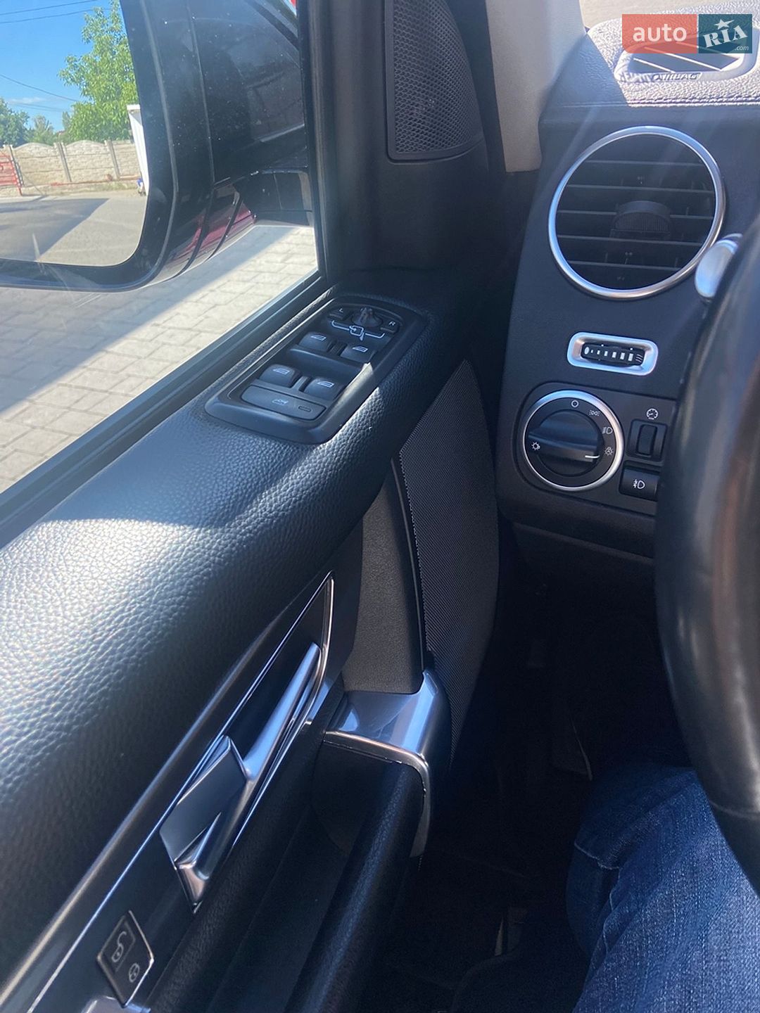 Land Rover Discovery 2015 VIN SALLAAAG6GA796258 фото оголошення 13 з 24