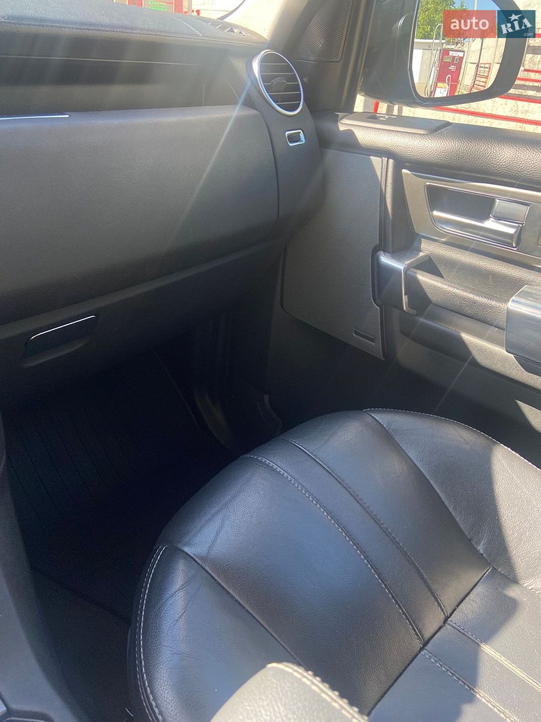 Land Rover Discovery 2015 VIN SALLAAAG6GA796258 фото оголошення 17 з 24