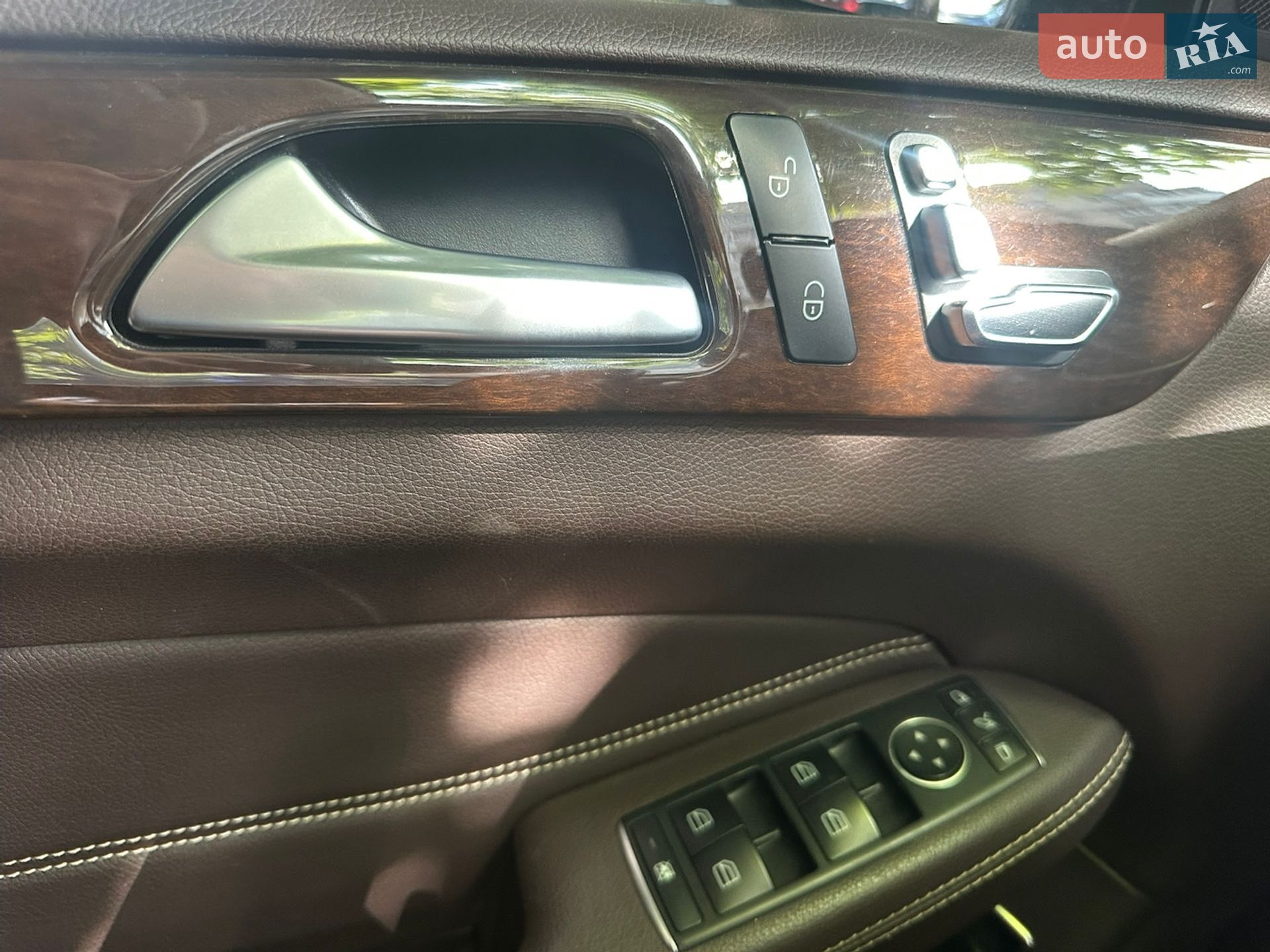 Mercedes-Benz GLS-Class 2017 VIN WDC1668241B066322 фото оголошення 27 з 33