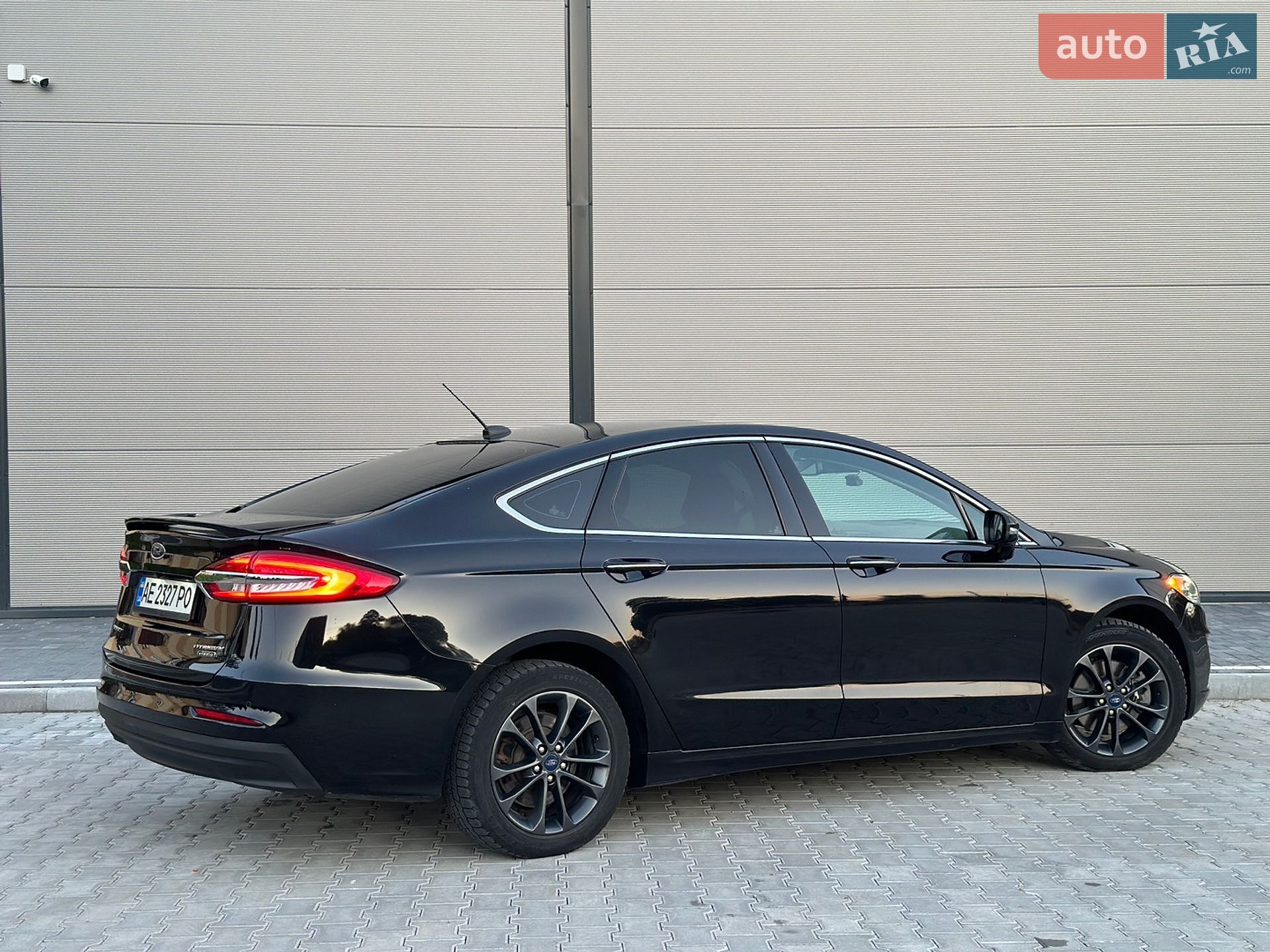 Ford Fusion 2020 VIN 3FA6P0SUXLR228863 фото оголошення 3 з 25