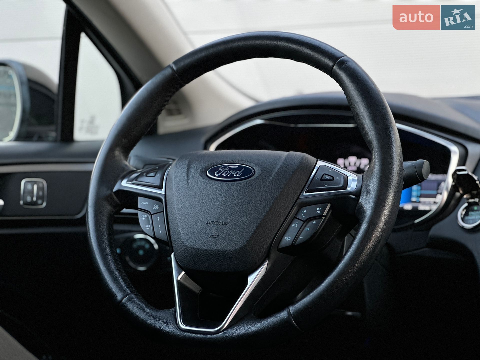 Ford Fusion 2020 VIN 3FA6P0SUXLR228863 фото оголошення 15 з 25