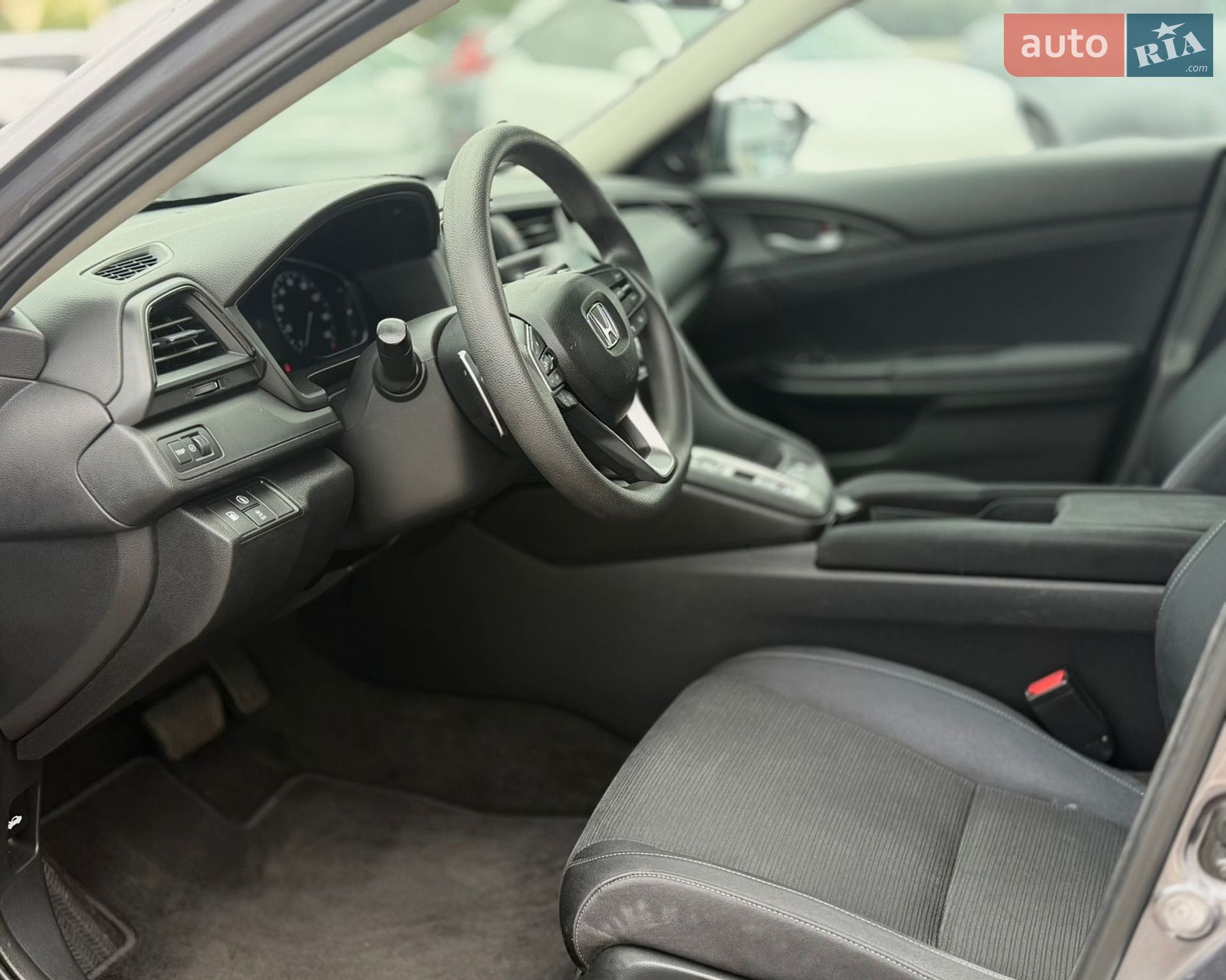 Honda Insight 2018 VIN 19XZE4F1XKE009539 фото оголошення 13 з 23