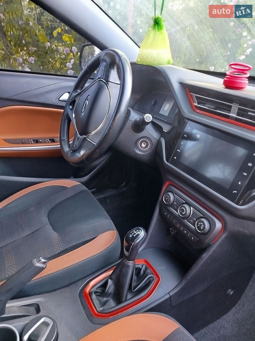 Chery Tiggo 2 2019 VIN LVVDB11BXLE004815 фото оголошення 2 з 6