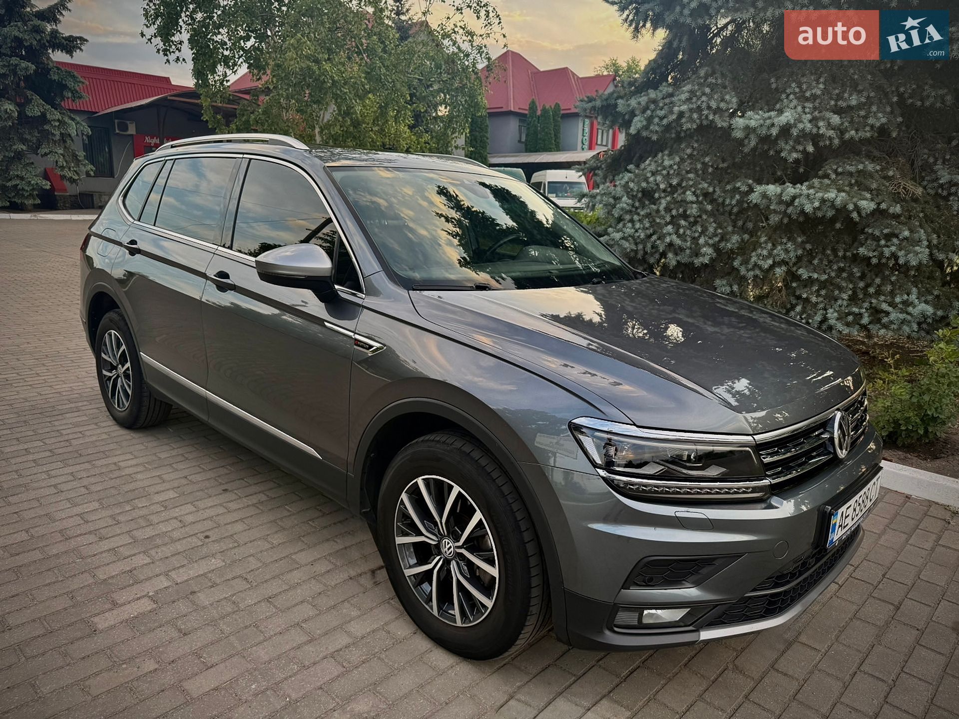 Volkswagen Tiguan 2019 VIN WVGZZZ5NZKM163001 фото оголошення 6 з 26