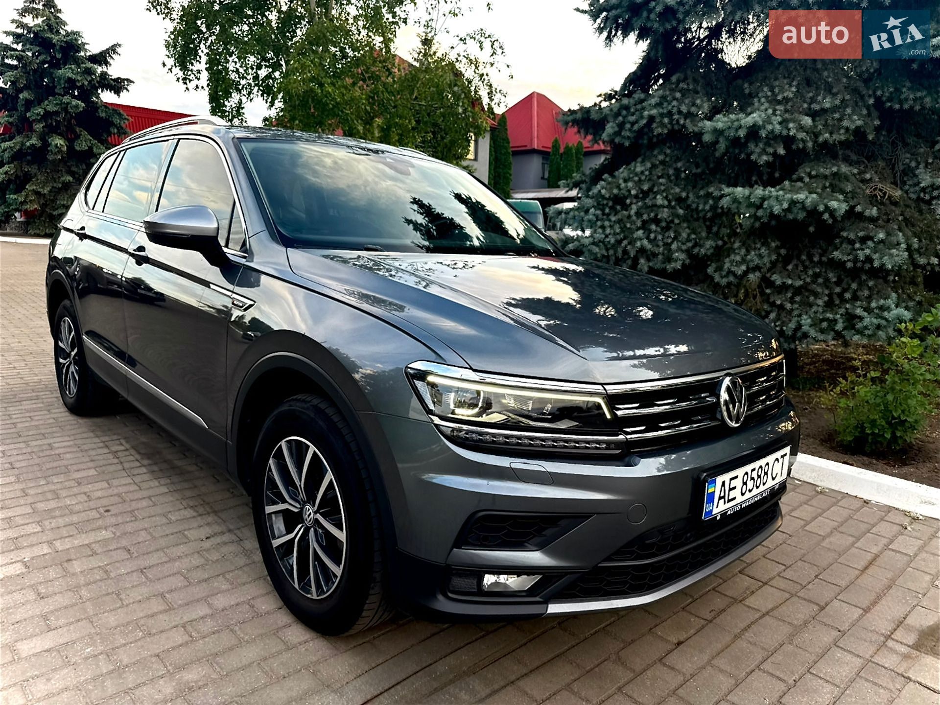 Volkswagen Tiguan 2019 VIN WVGZZZ5NZKM163001 фото оголошення 4 з 26