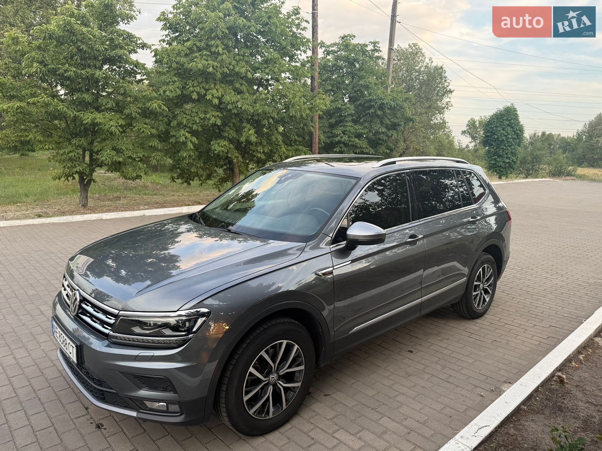 Volkswagen Tiguan 2019 VIN WVGZZZ5NZKM163001 фото оголошення 11 з 26